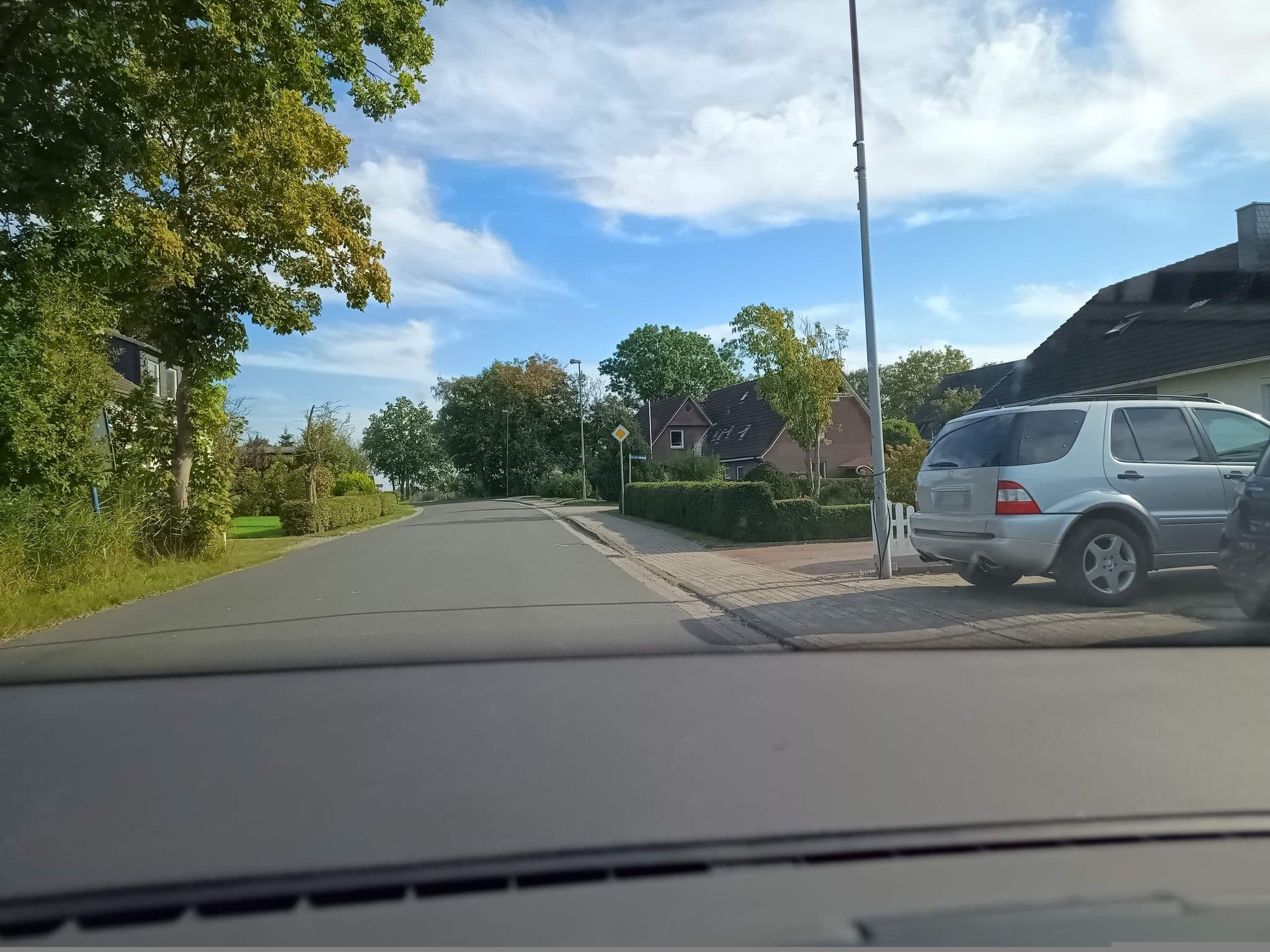 Street view near Ankerplatz Kai Kirchner, Butjadingen — © zuse (CC BY-SA · Mapillary)