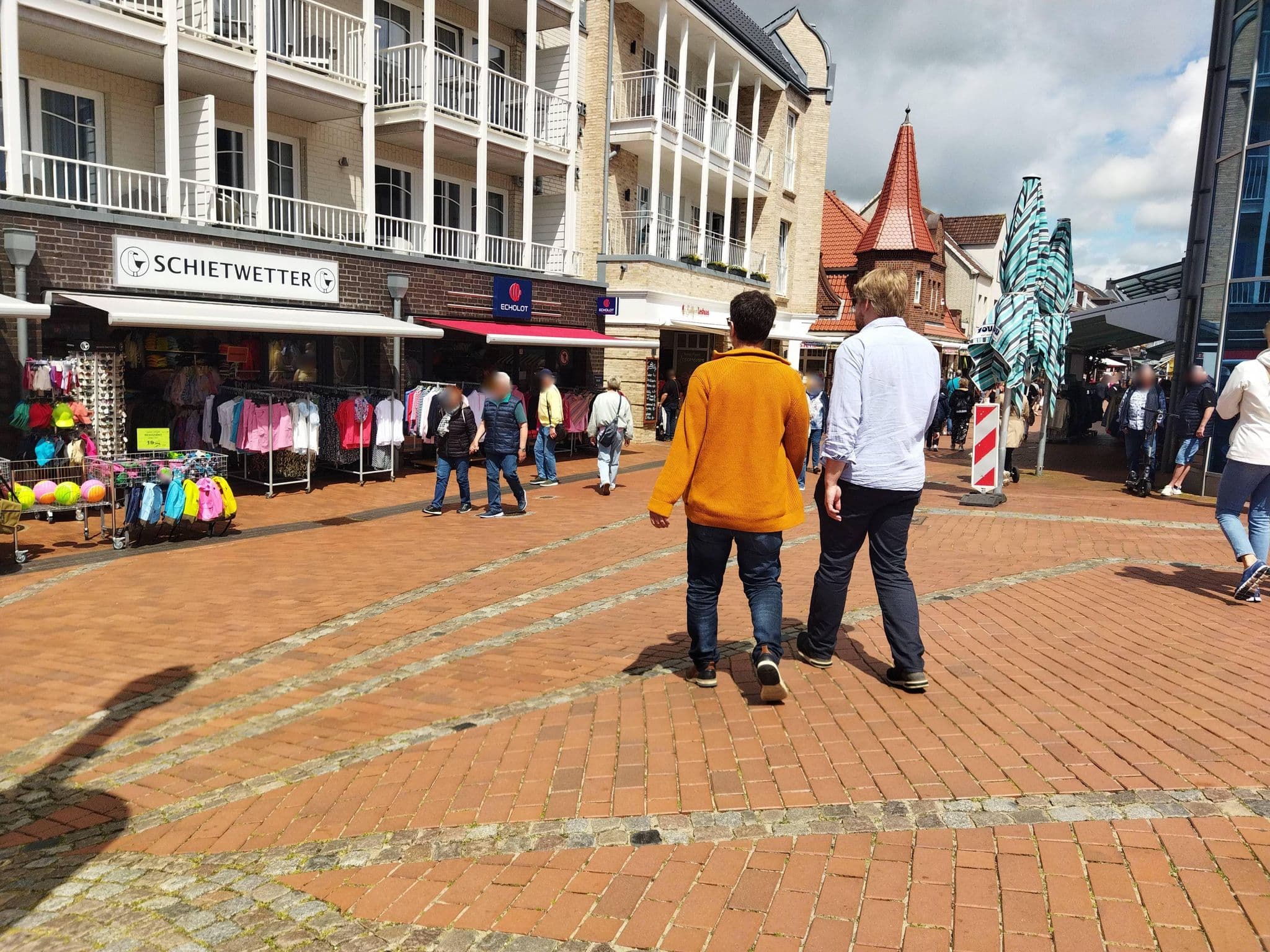 Street view near Weisse Villa am Meer, Büsum — © changchun1 (CC BY-SA · Mapillary)