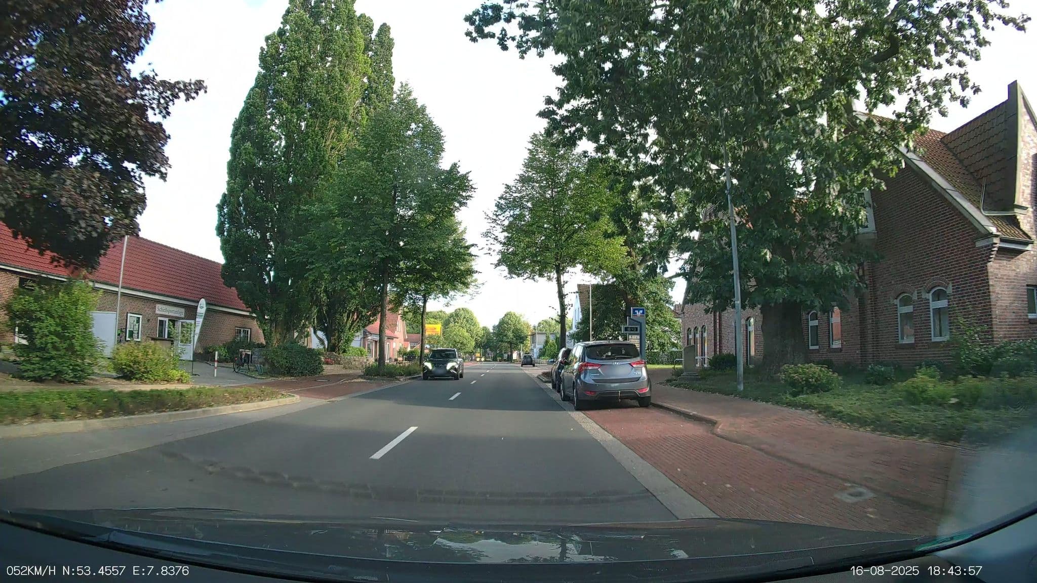 Street view near Hotel Deutsches Haus Friedeburg, Friedeburg — © heetENkoel (CC BY-SA · Mapillary)
