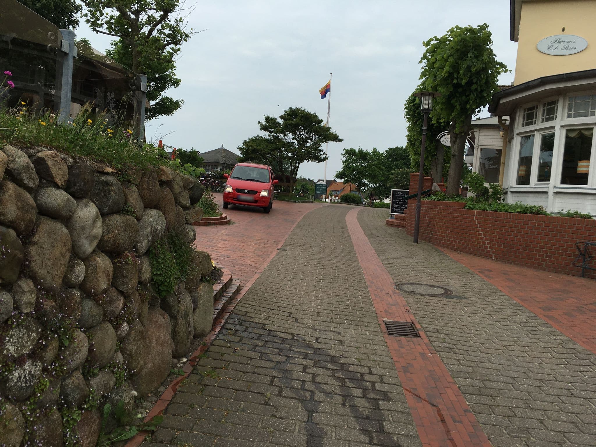 Street view near Hotel Seeblick, Wyk auf Föhr — © ade (CC BY-SA · Mapillary)