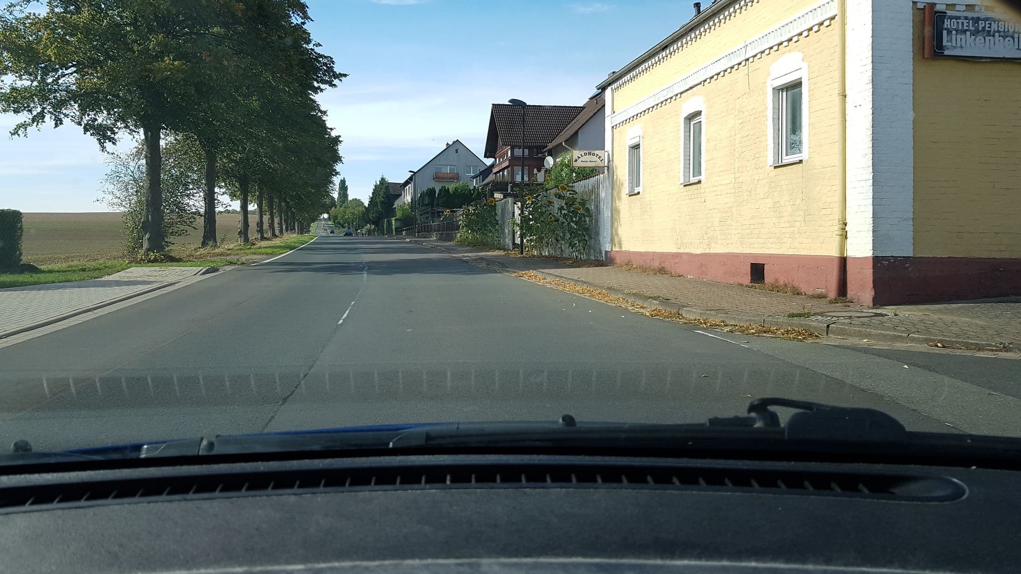 Street view near Waldhotel Linkenheil, Hameln — © hotteliene (CC BY-SA · Mapillary)