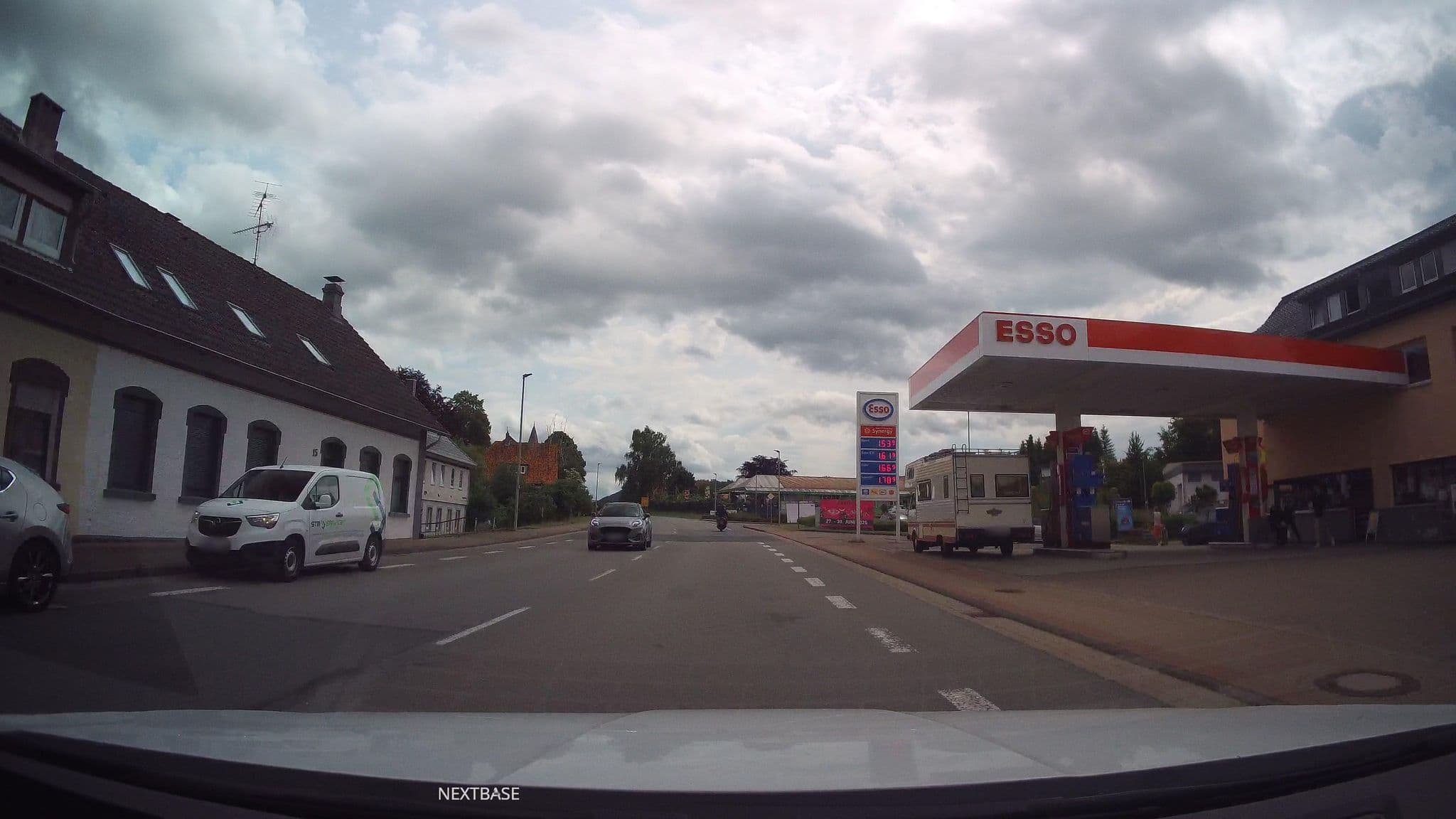 Street view near Hotel Road-House, Hehlen — © Schmarvis (CC BY-SA · Mapillary)