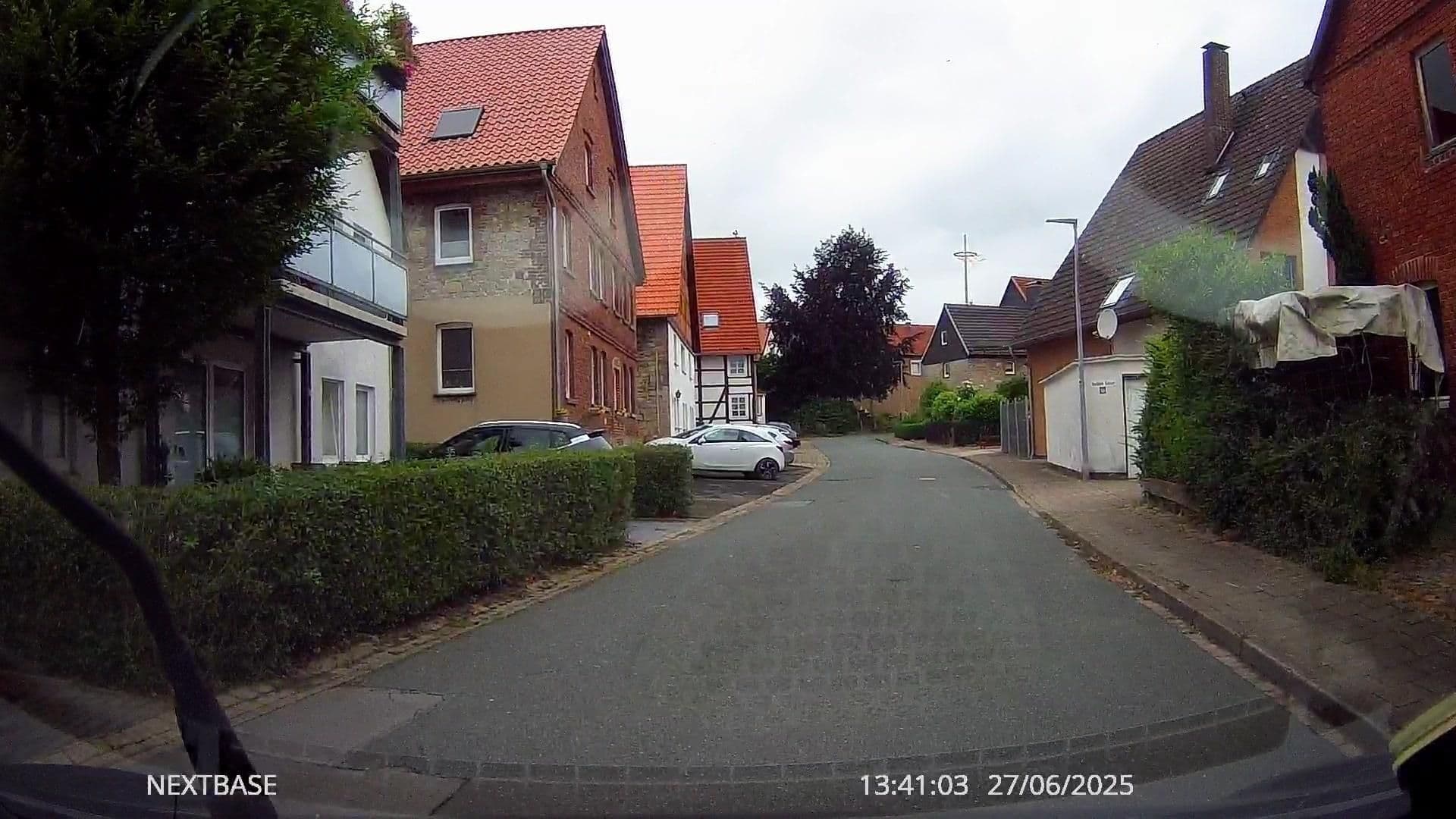 Street view near Ferienwohnung Am Sängerbrunnen, Barntrup — © derlipper (CC BY-SA · Mapillary)