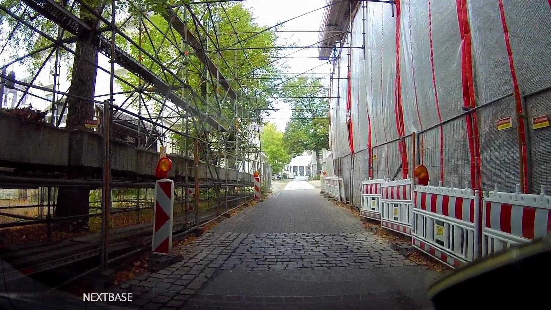 Street view near Staatsbad Bad Pyrmont Kurverwaltung, Bad Pyrmont — © derlipper (CC BY-SA · Mapillary)