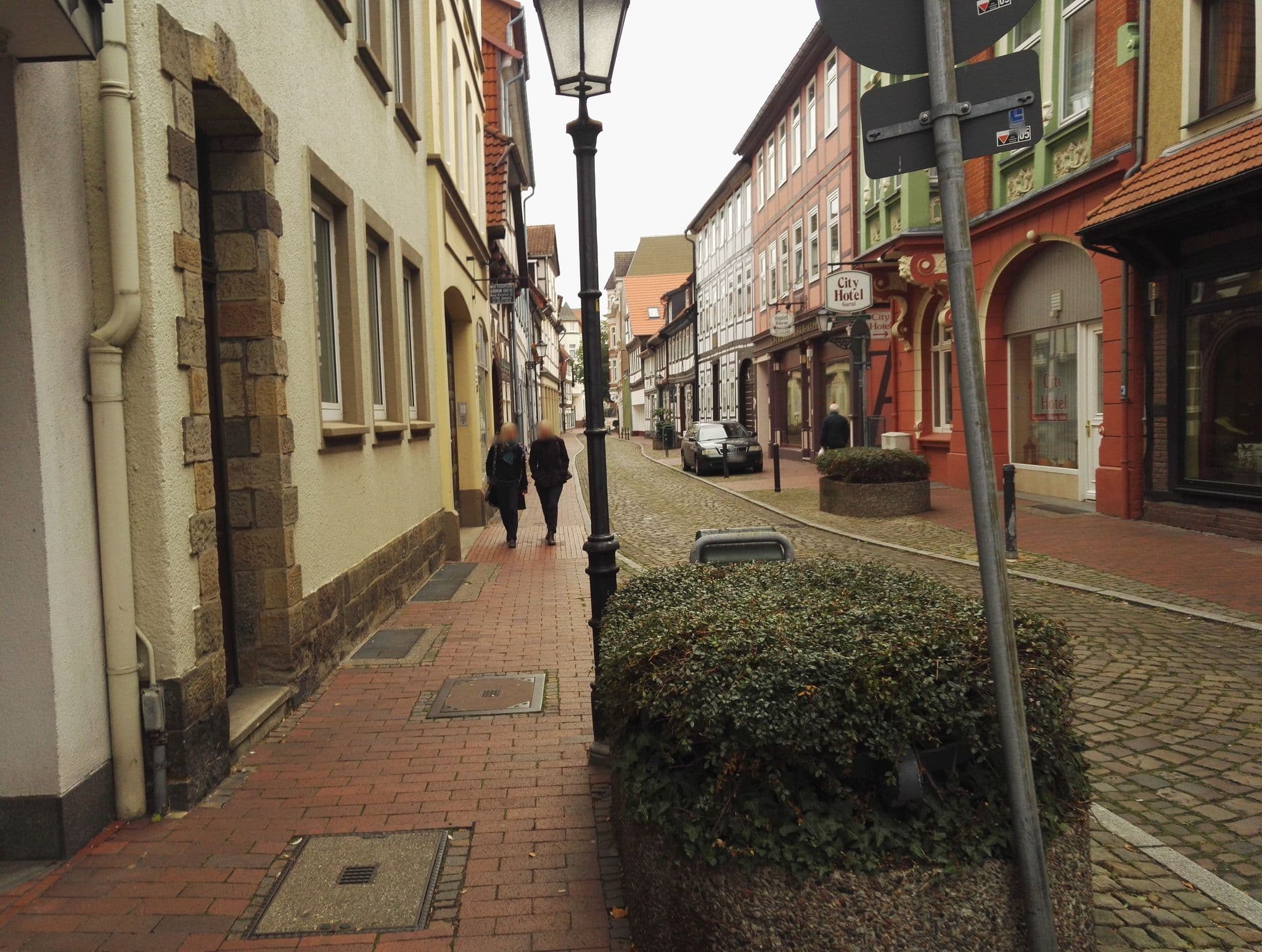 Street view near Altstadtwiege, Hameln — © aceini (CC BY-SA · Mapillary)
