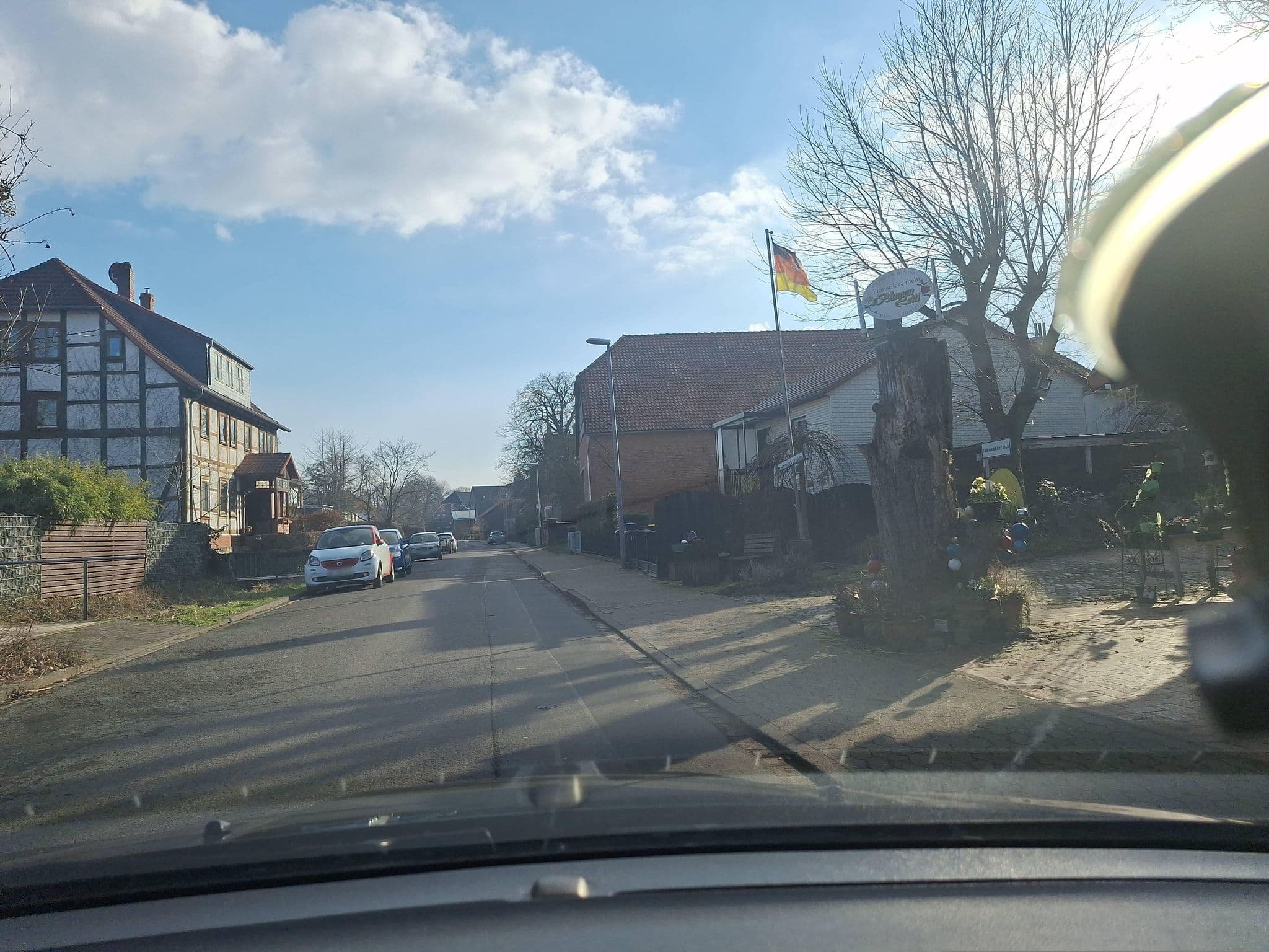 Street view near Blumenlotti, Wennigsen — © Langfahrer (CC BY-SA · Mapillary)