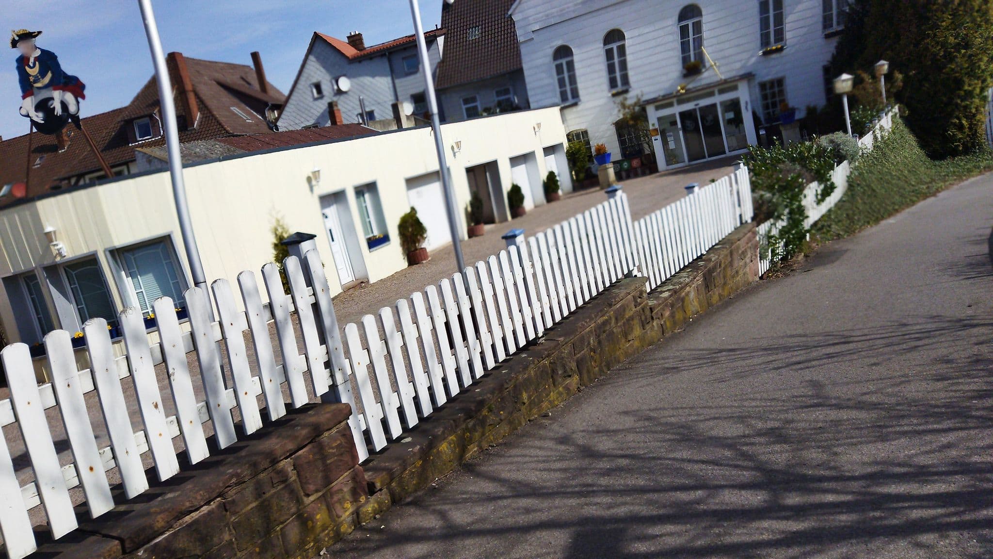 Street view near Hoteldorf Münchhausen Bodenw. GmbH, Bodenwerder — © changchun1 (CC BY-SA · Mapillary)
