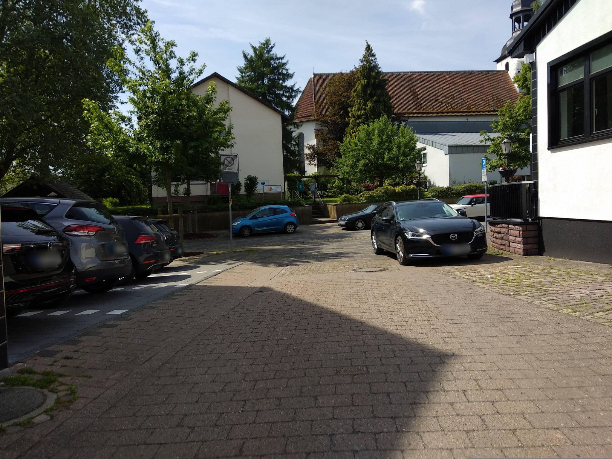 Street view near Hotel Kuhn, Beverungen — © steinm (CC BY-SA · Mapillary)