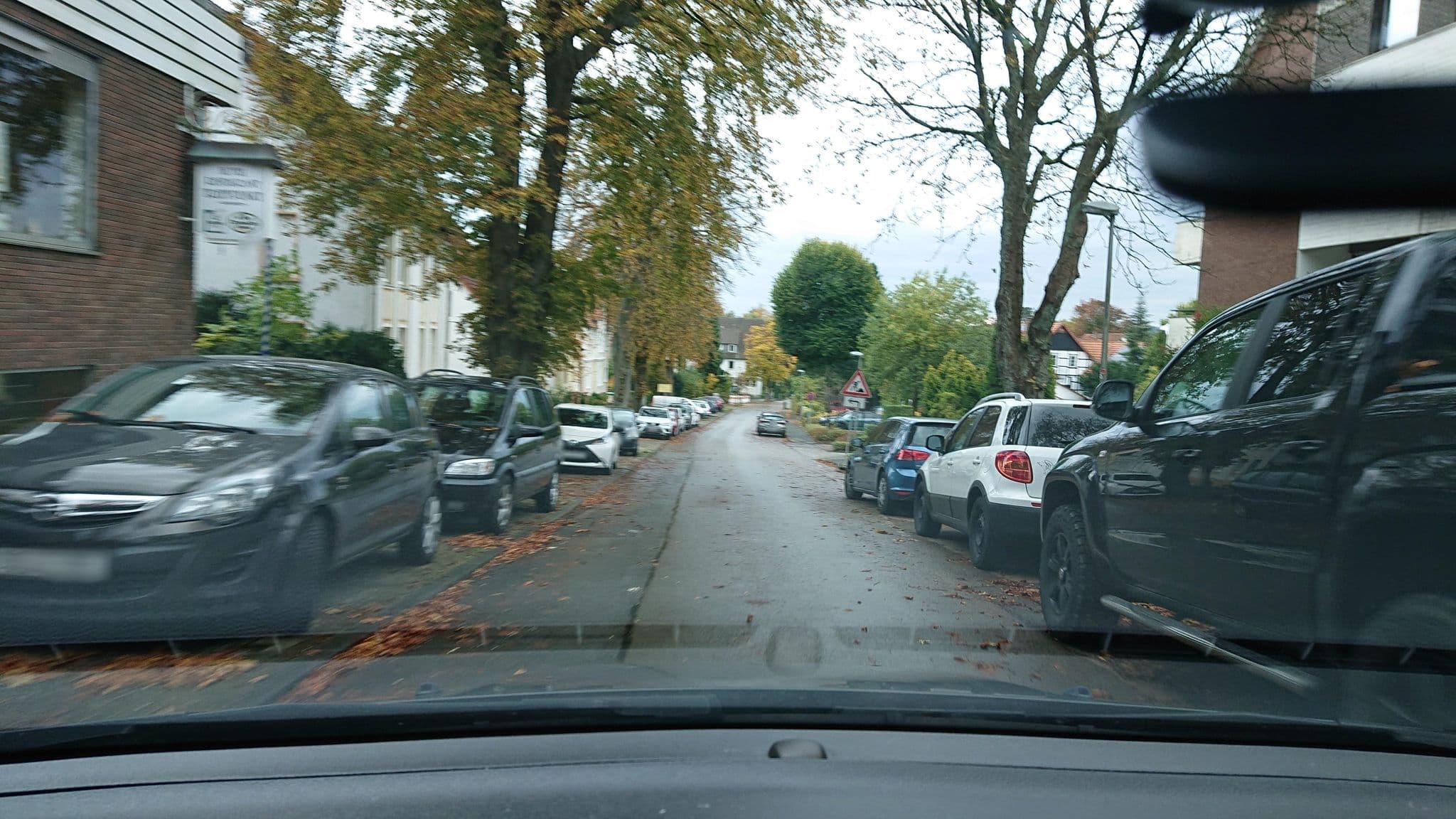 Street view near Hotel-Restaurant Treffpunkt, Bad Meinberg — © analuisa (CC BY-SA · Mapillary)