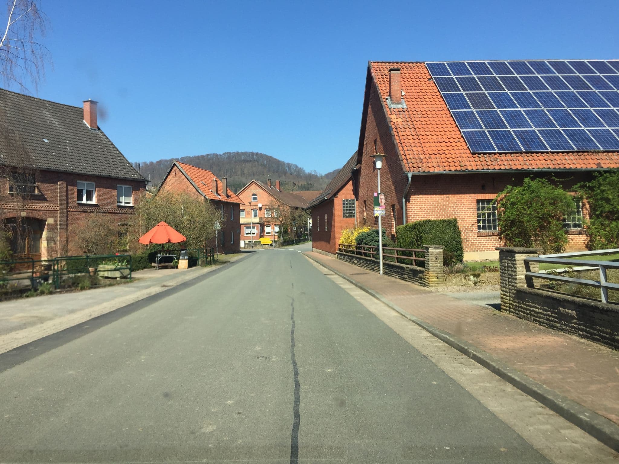 Street view near Gästehaus Hohenstein, Hessisch Oldendorf — © xanu (CC BY-SA · Mapillary)