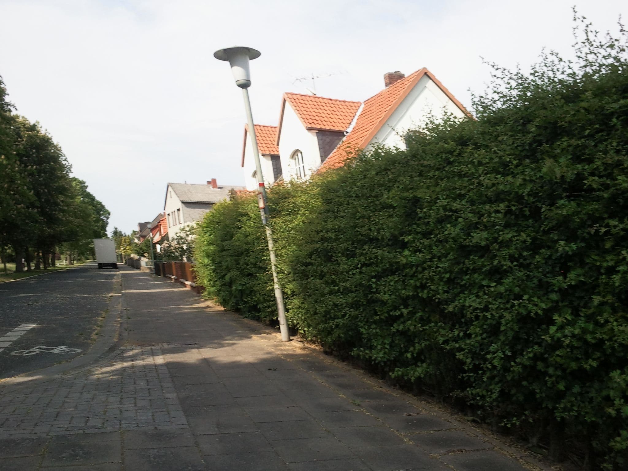 Street view near Ferienwohnung Wesermarschblick, Nienburg — © hubert87 (CC BY-SA · Mapillary)