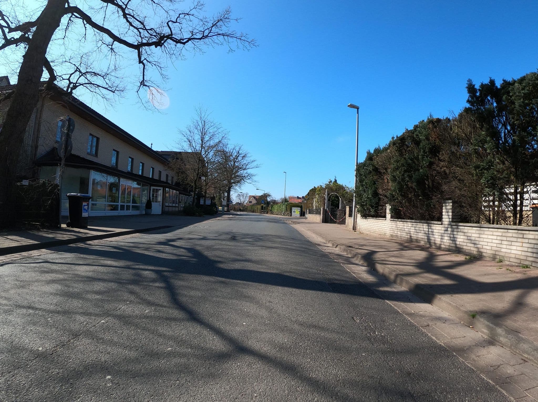 Street view near Hotel Bullerdieck, Garbsen-Mitte — © Langfahrer (CC BY-SA · Mapillary)