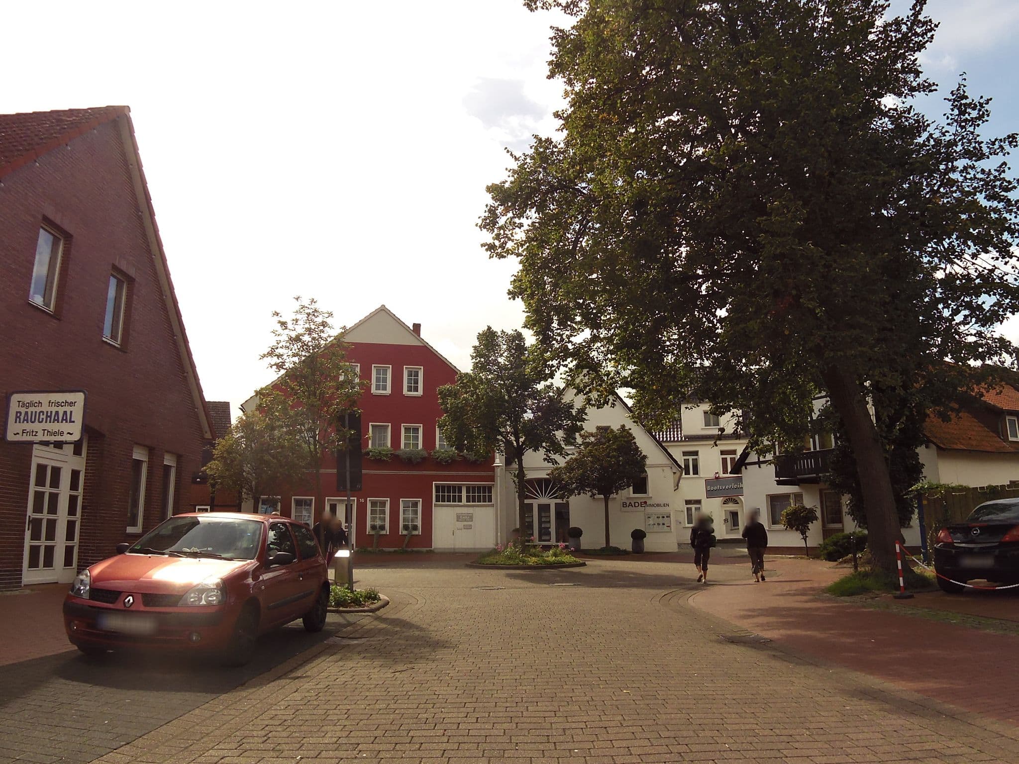 Street view near Hotel Kranenborgh Steinhude am Meer, Hagenburg — © dcp (CC BY-SA · Mapillary)