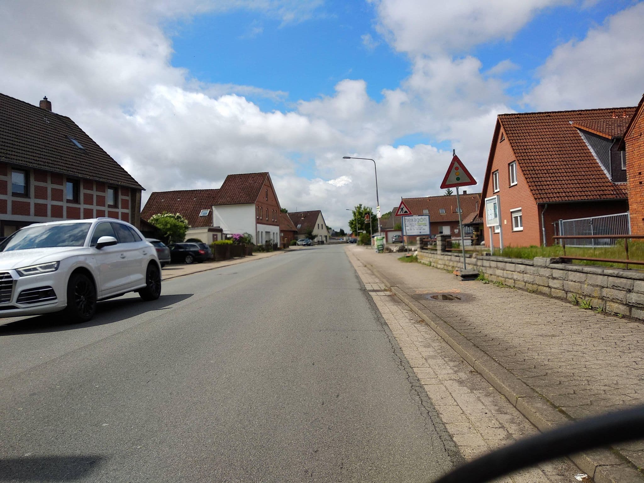 Street view near Gasthaus Küker, Wunstorf — © steinm (CC BY-SA · Mapillary)