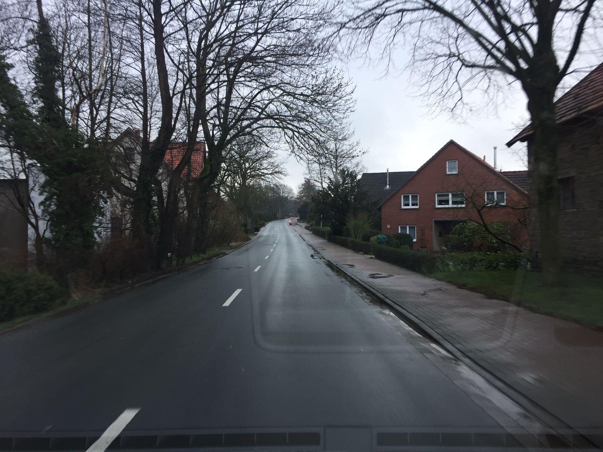 Street view near Dagmar & Roland Bettien Die grosse Ferienwohnung, Wölpinghausen — © xanu (CC BY-SA · Mapillary)