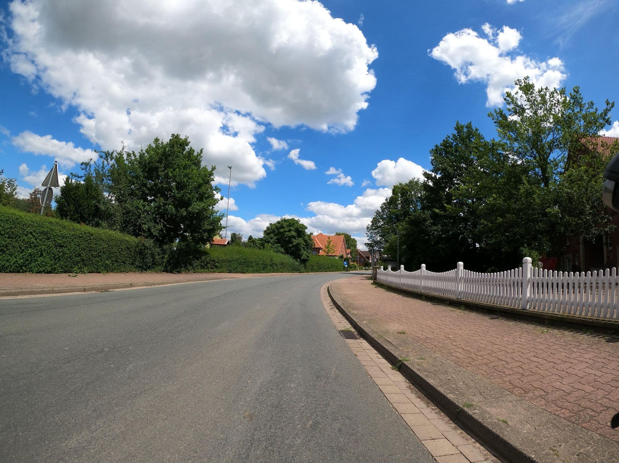 Street view near Dicker Heinrich, Lüdersfeld — © Langfahrer (CC BY-SA · Mapillary)