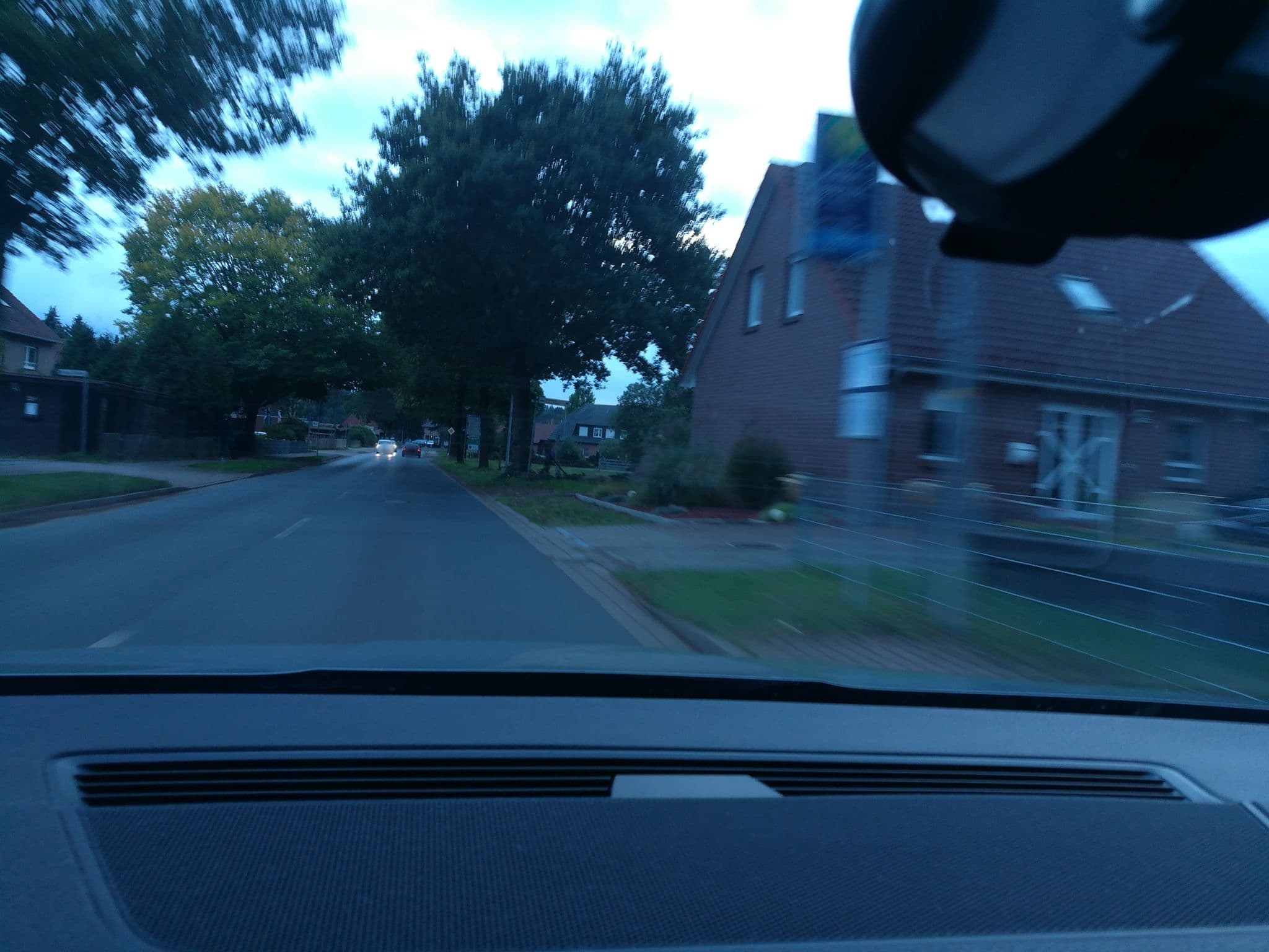 Street view near Heimbetriebe Schneeren Gemeinnützige Gesellschaft, Hagenburg — © thorstenh (CC BY-SA · Mapillary)