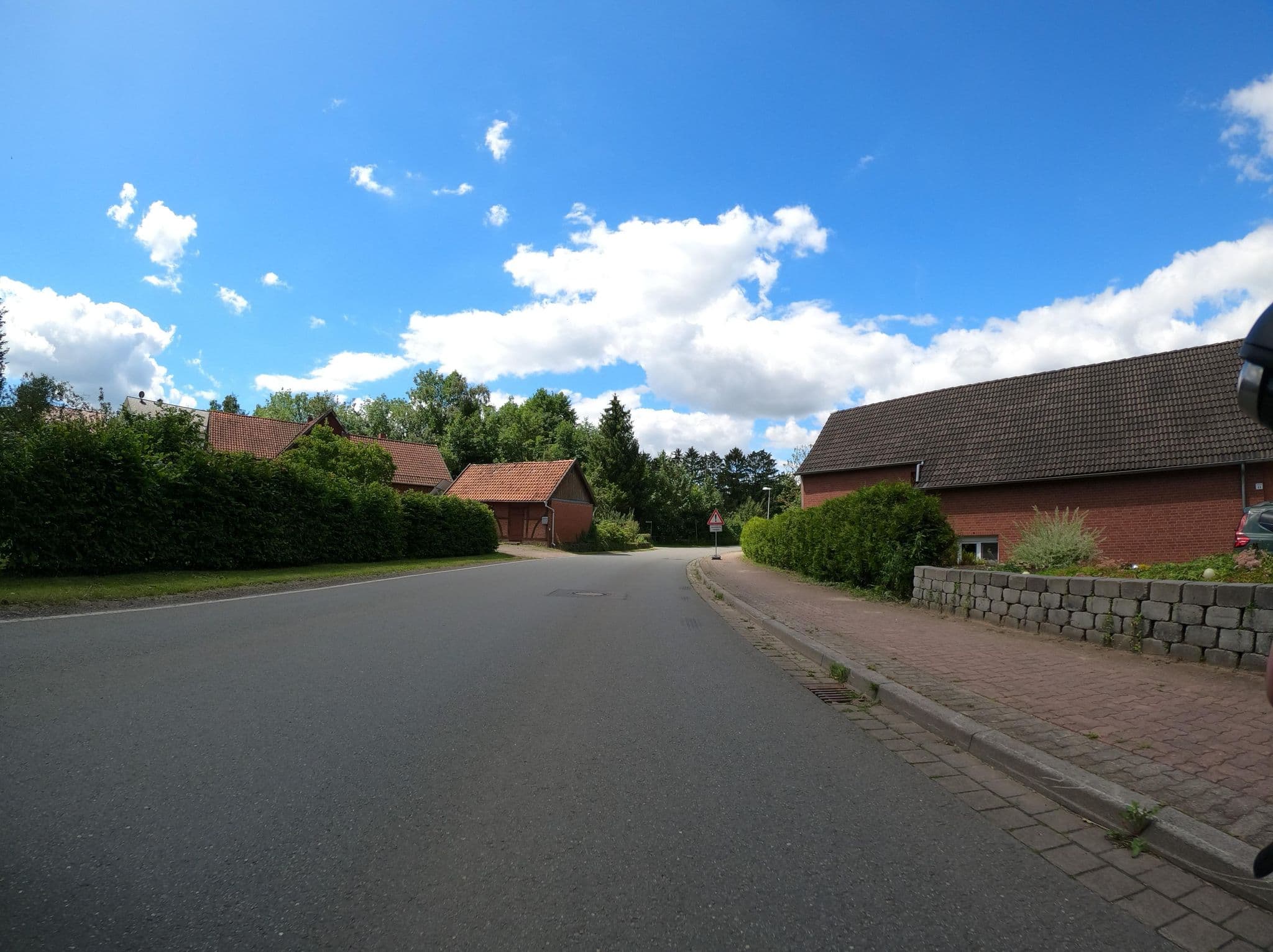 Street view near Haus-am-Muehlenbach, Nienstädt — © Langfahrer (CC BY-SA · Mapillary)