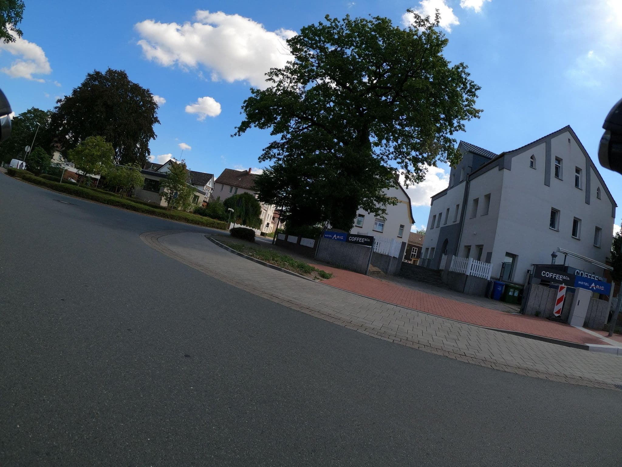 Street view near Fairhotel, Sarstedt — © Langfahrer (CC BY-SA · Mapillary)