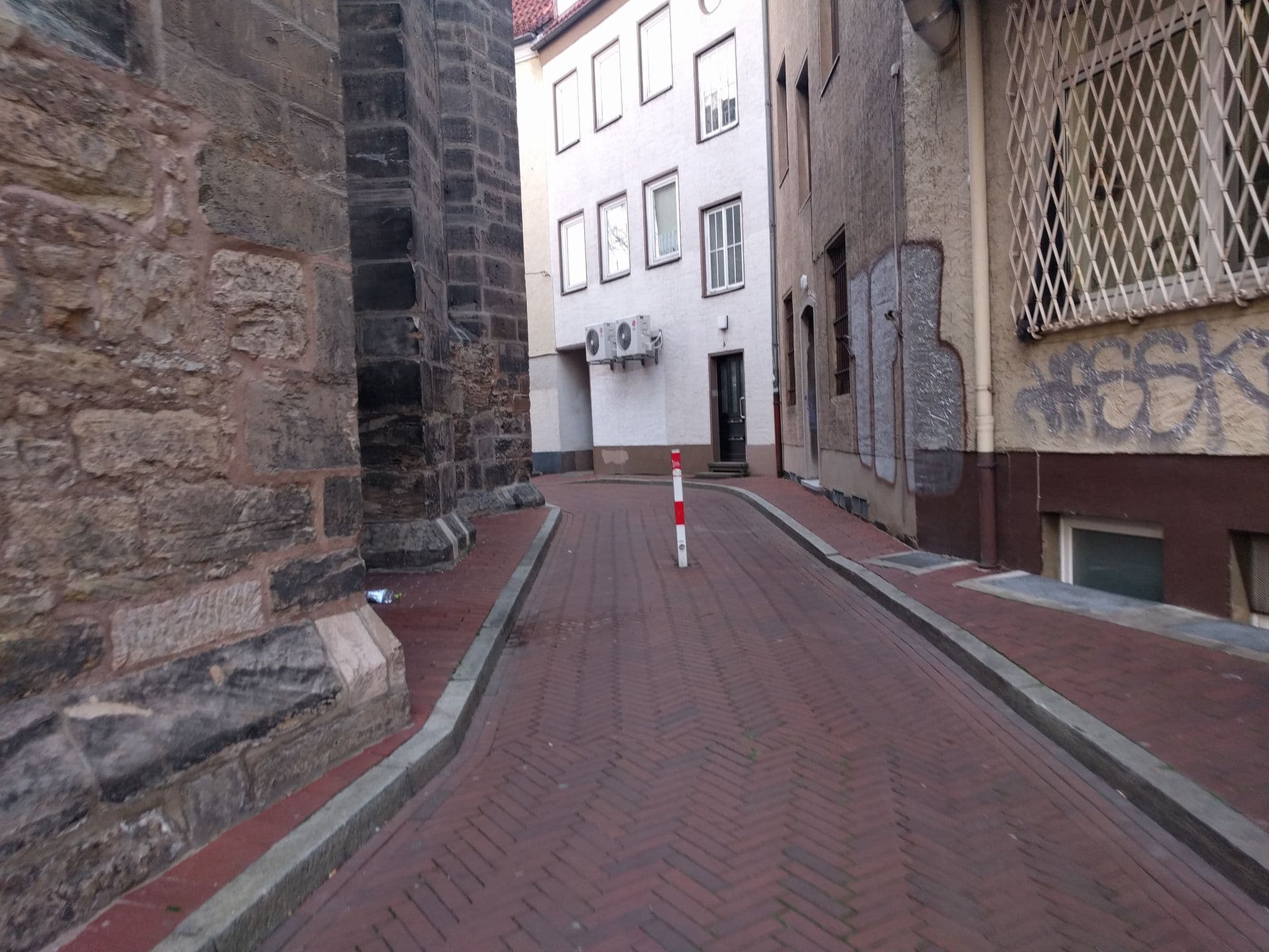 Street view near Weißer Schwan, Hildesheim — © tbeckler (CC BY-SA · Mapillary)