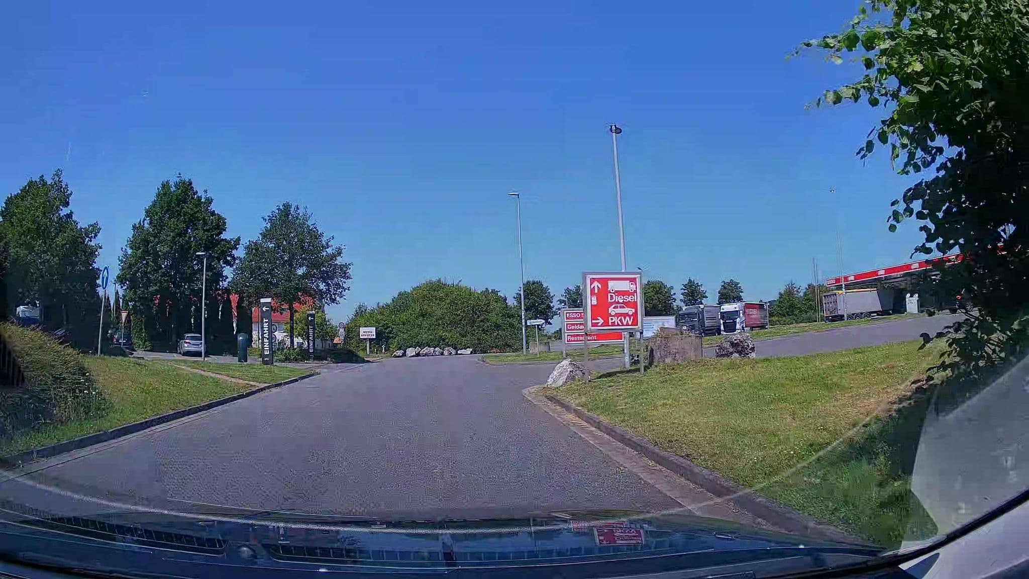 Street view near Autobahnhotel Montana, Seesen — © StefanS79 (CC BY-SA · Mapillary)