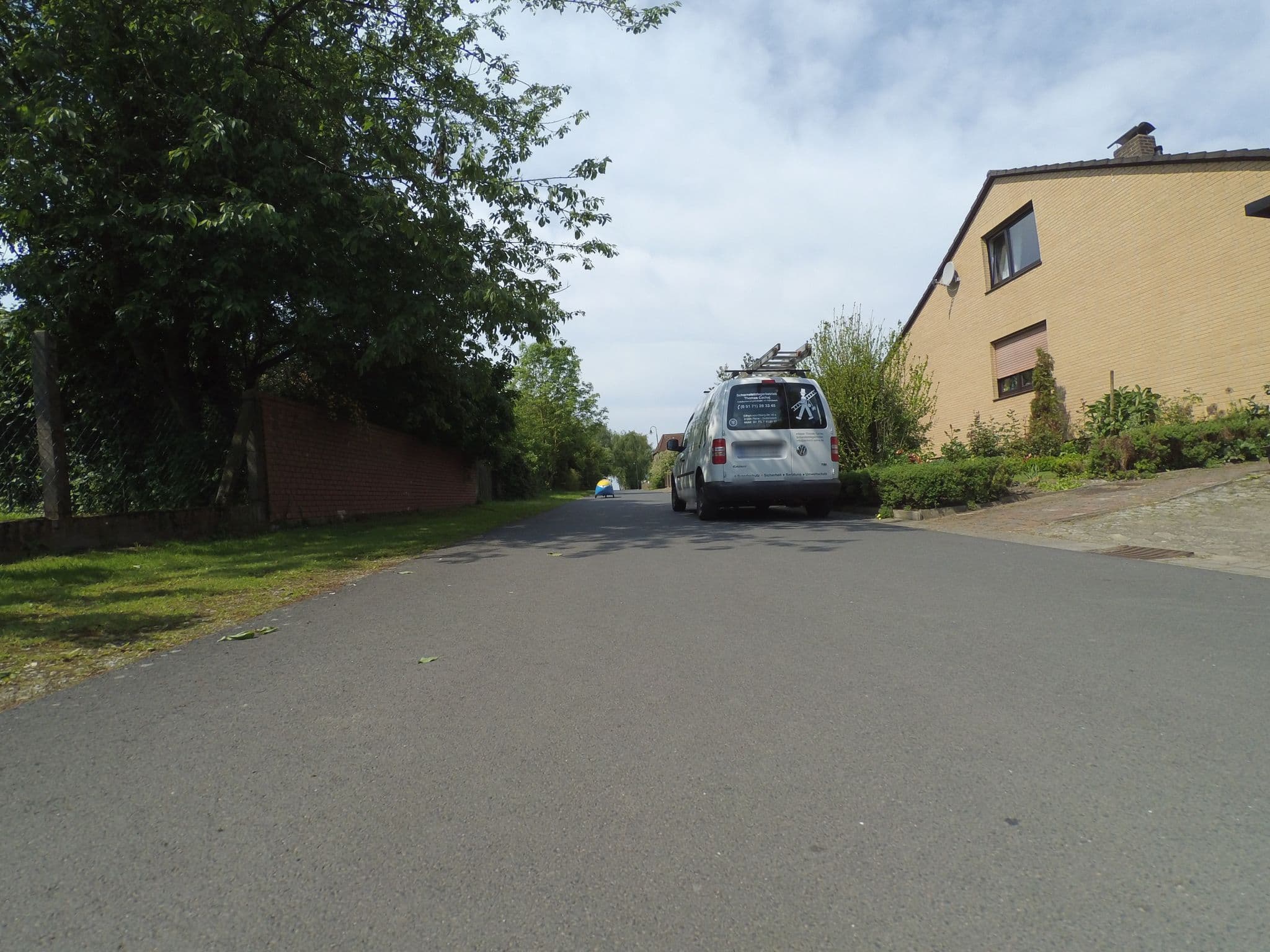 Street view near Pension Bussenhof Inh. Sigrid Tabor, Hohenhameln — © peewee32 (CC BY-SA · Mapillary)
