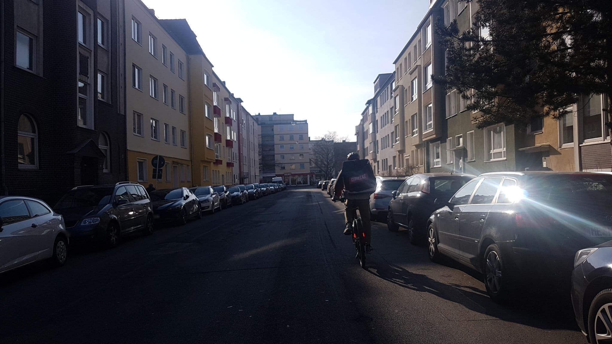 Street view near Privatzimmer in Sarstedt, Südstadt — © snowdiver (CC BY-SA · Mapillary)