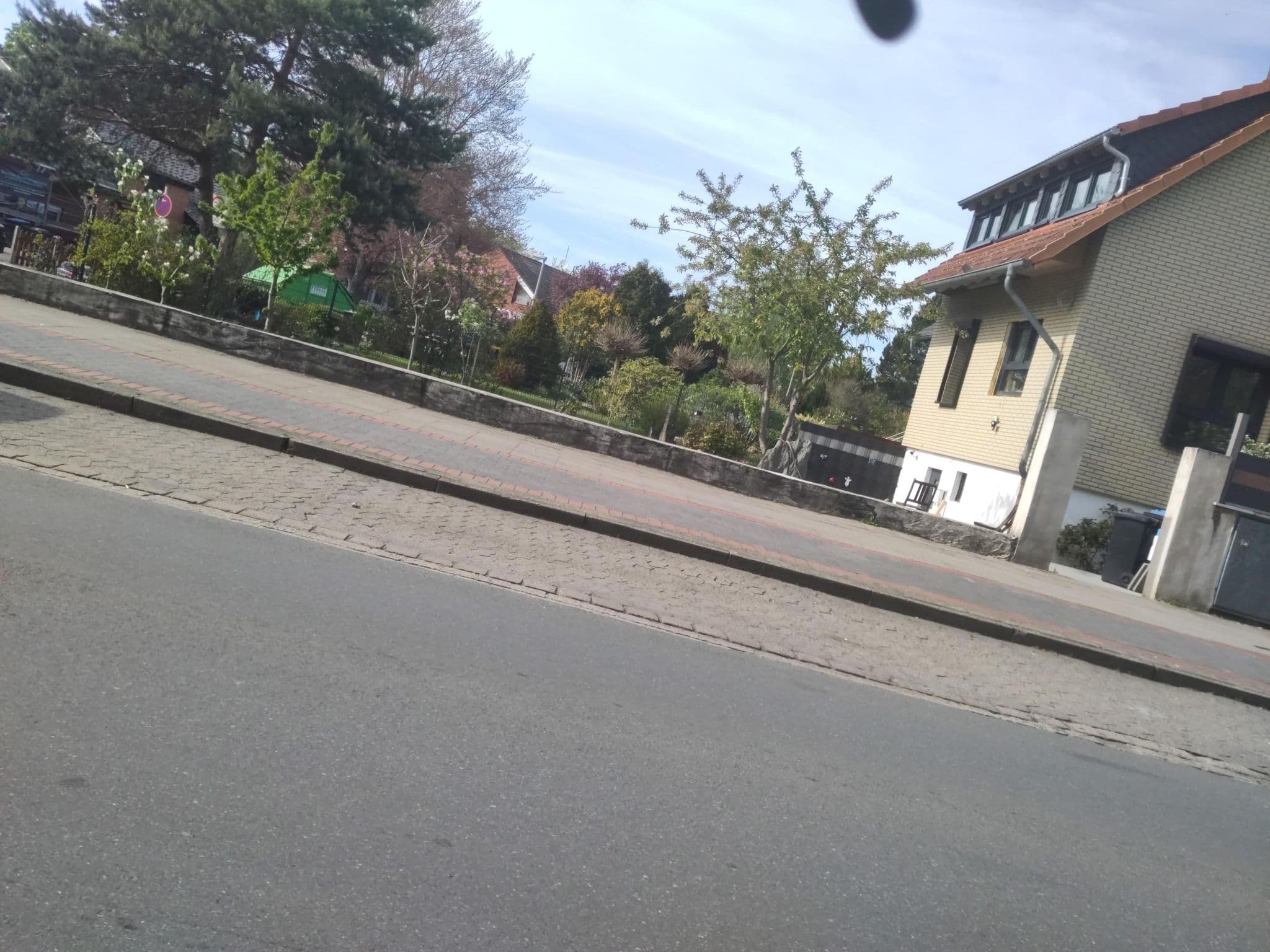 Street view near Hannover Messe Zimmer, Wülfel — © eesohgha (CC BY-SA · Mapillary)