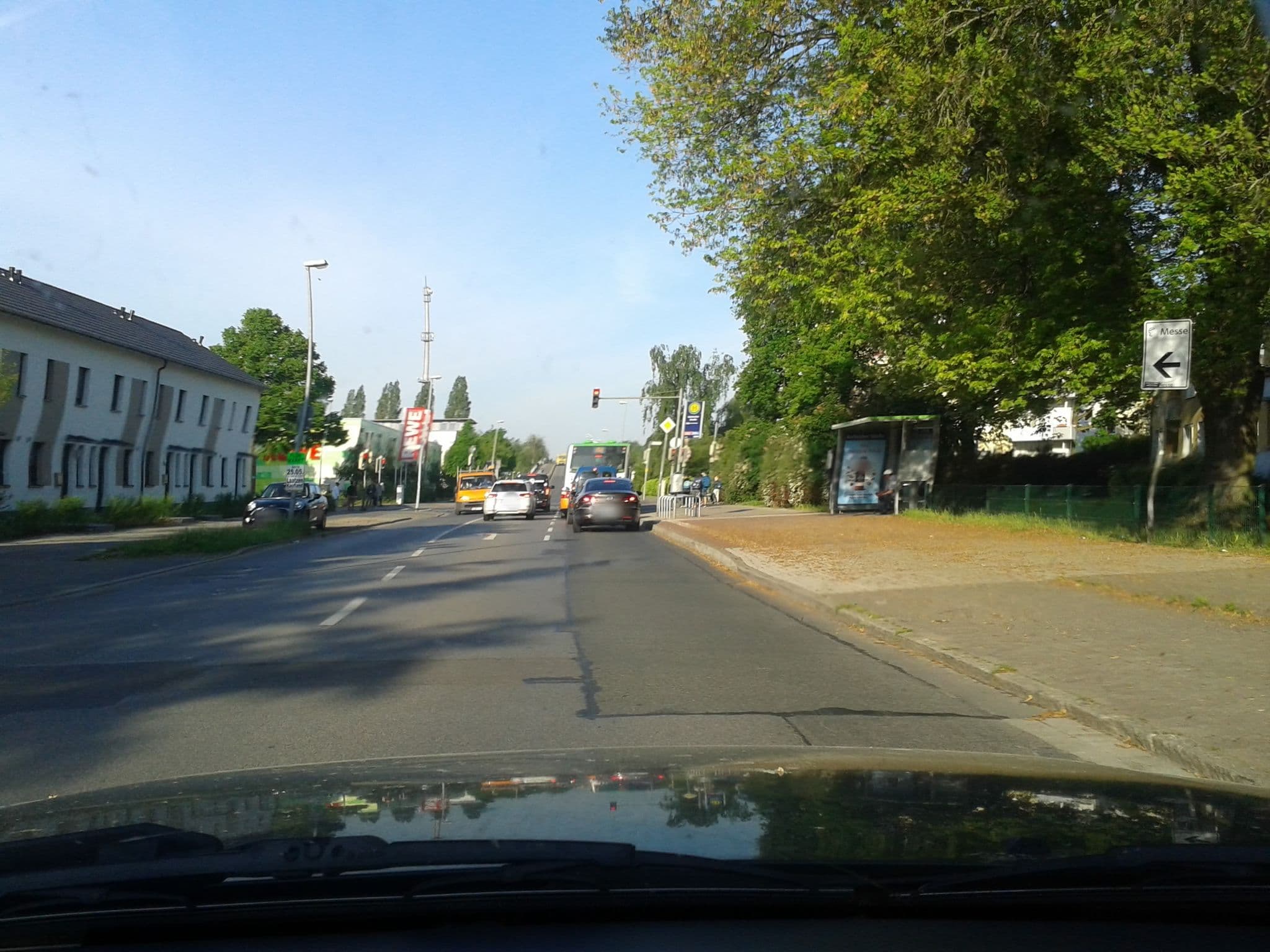 Street view near Gold Spring Hotel, Wülfel — © nachtfalke (CC BY-SA · Mapillary)