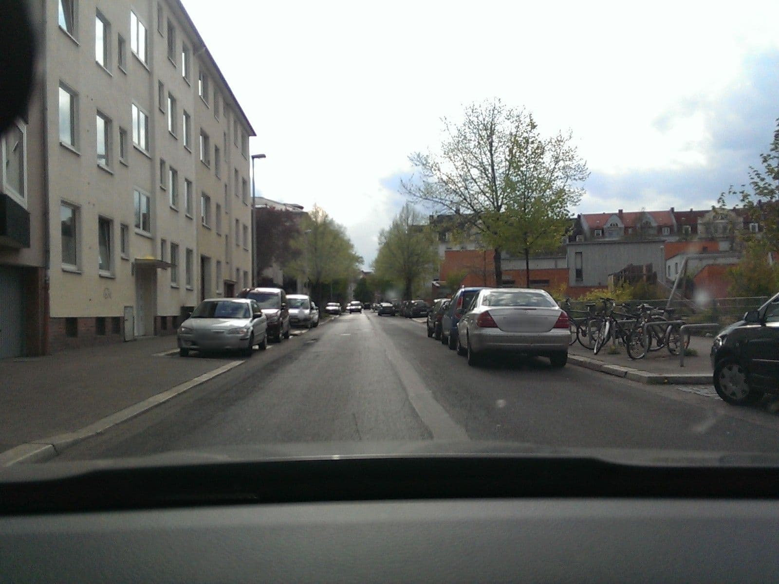 Street view near Lebendiges Linden, Linden — © live (CC BY-SA · Mapillary)