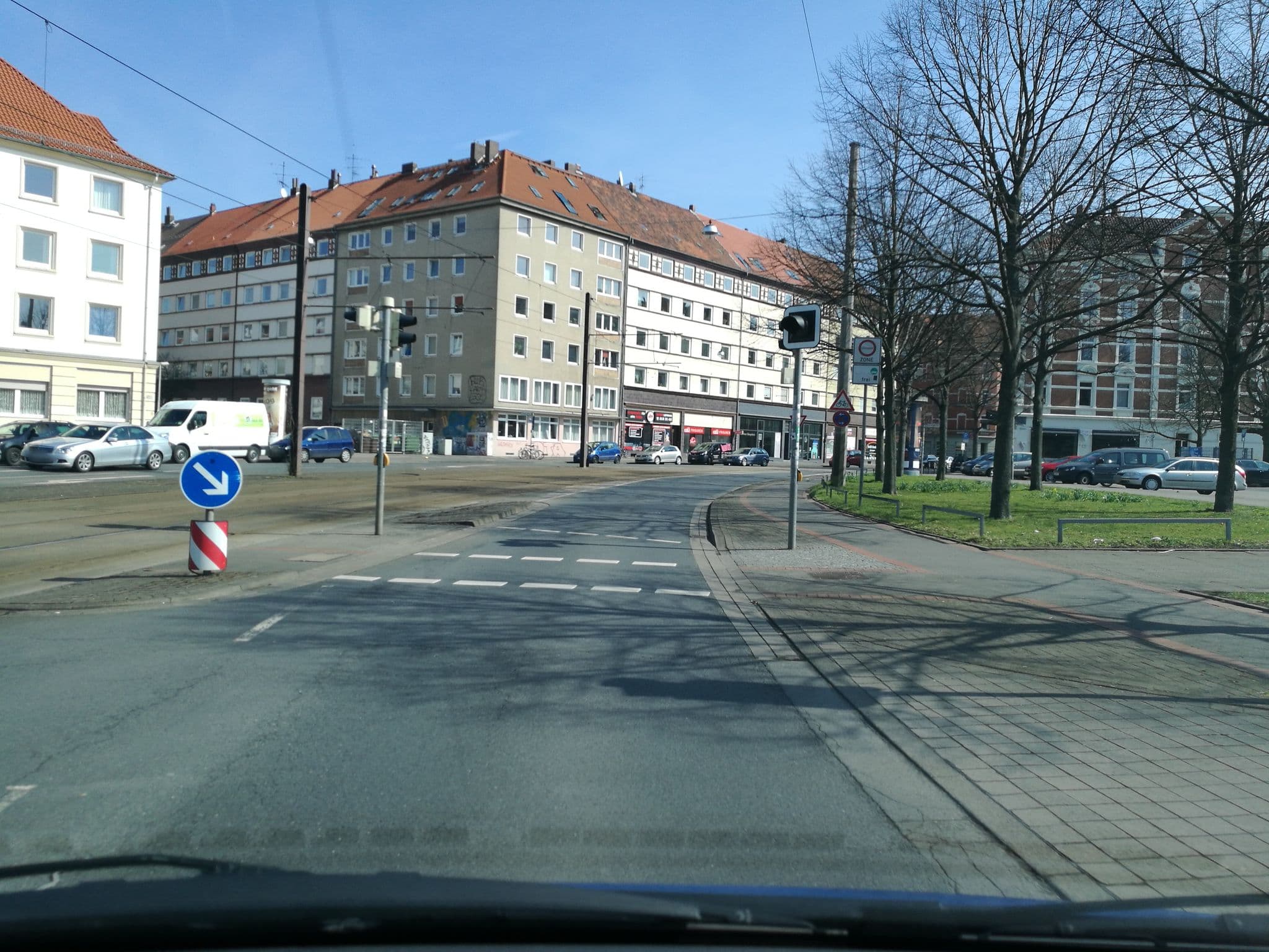 Street view near Ferry's, Linden-Nord — © dorianvasco (CC BY-SA · Mapillary)
