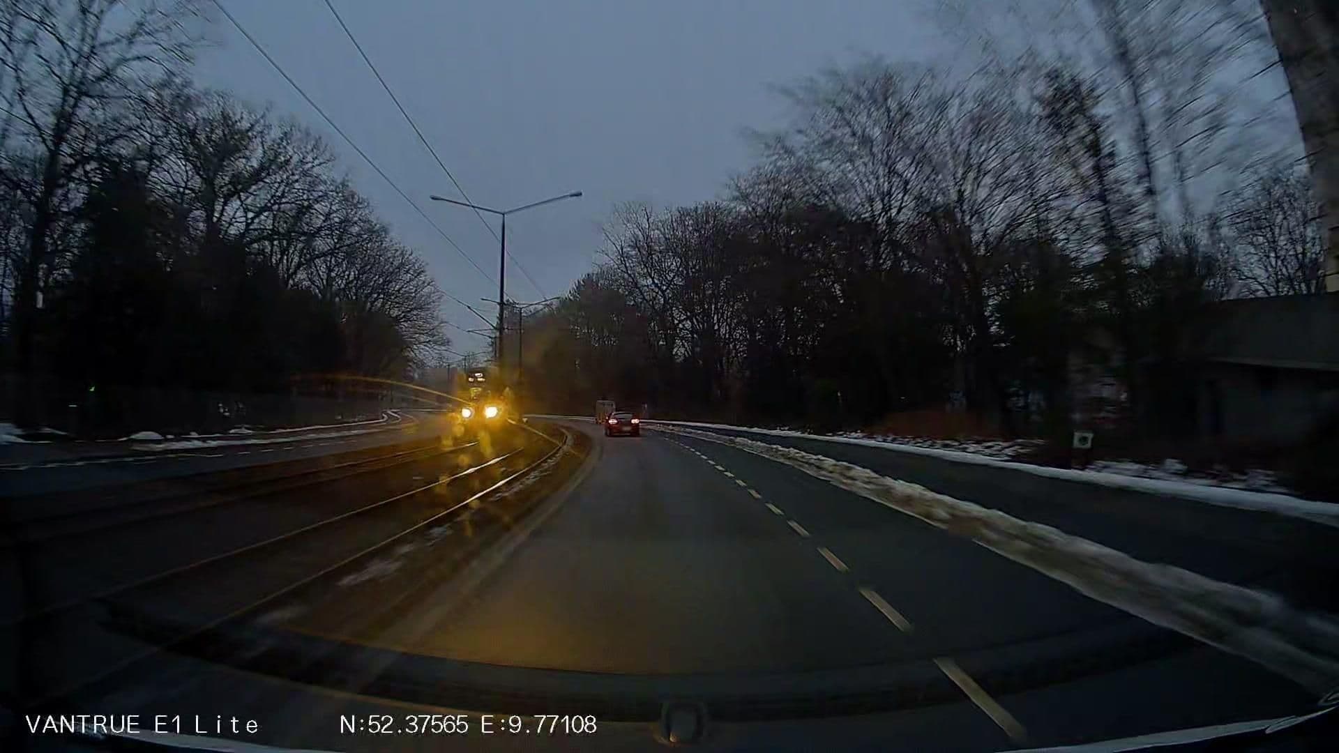 Street view near Panorama 17, Zoo — © Hightower- (CC BY-SA · Mapillary)