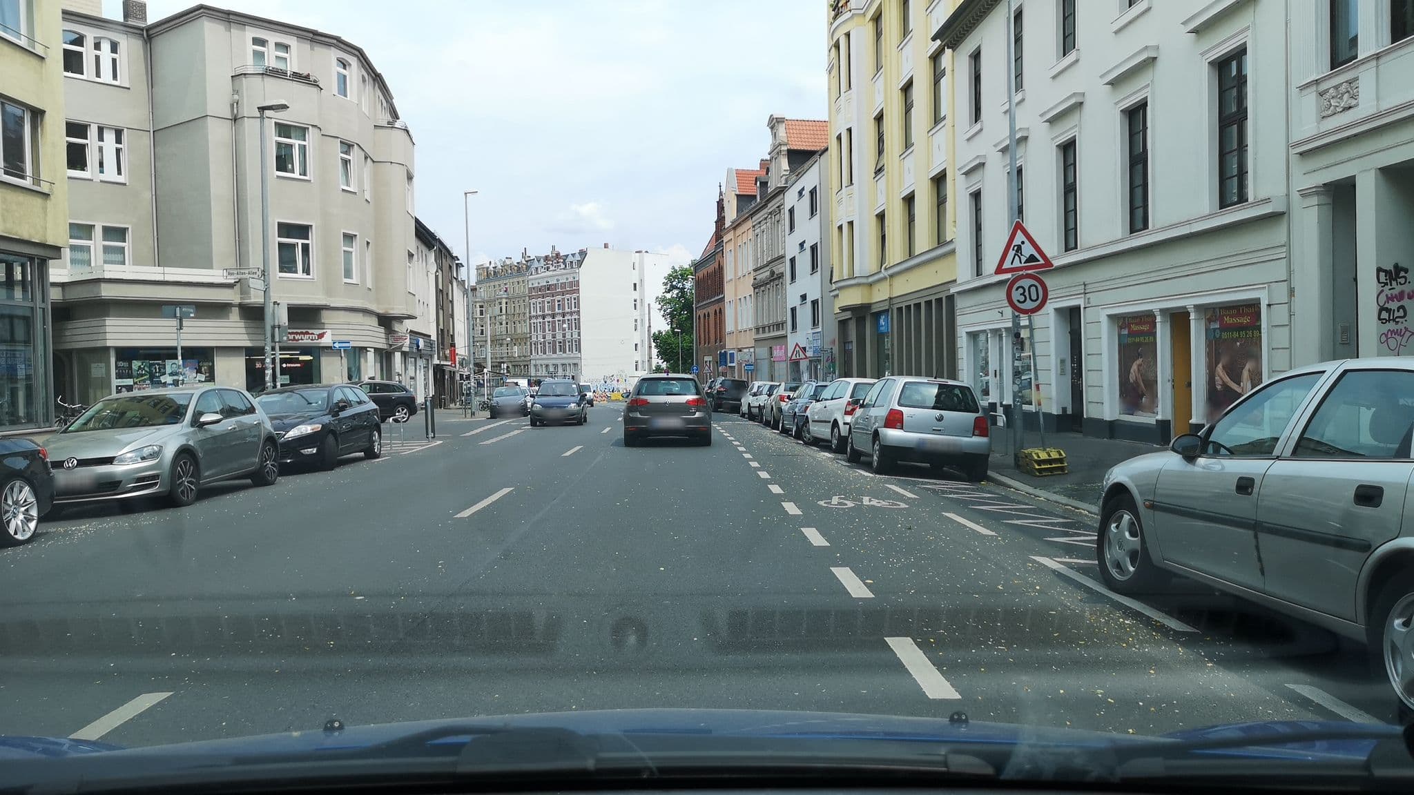 Street view near Dühlmeyer Kurt, Linden — © cageythree (CC BY-SA · Mapillary)
