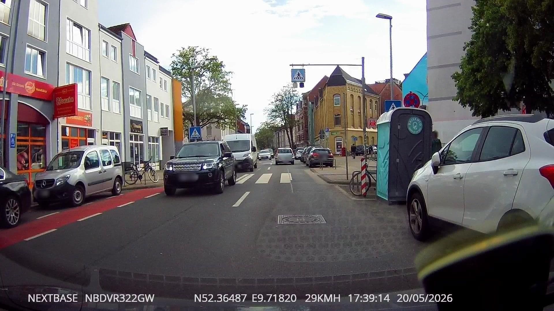 Street view near 5849 Apartment Deisterstrasse, Linden — © derlipper (CC BY-SA · Mapillary)
