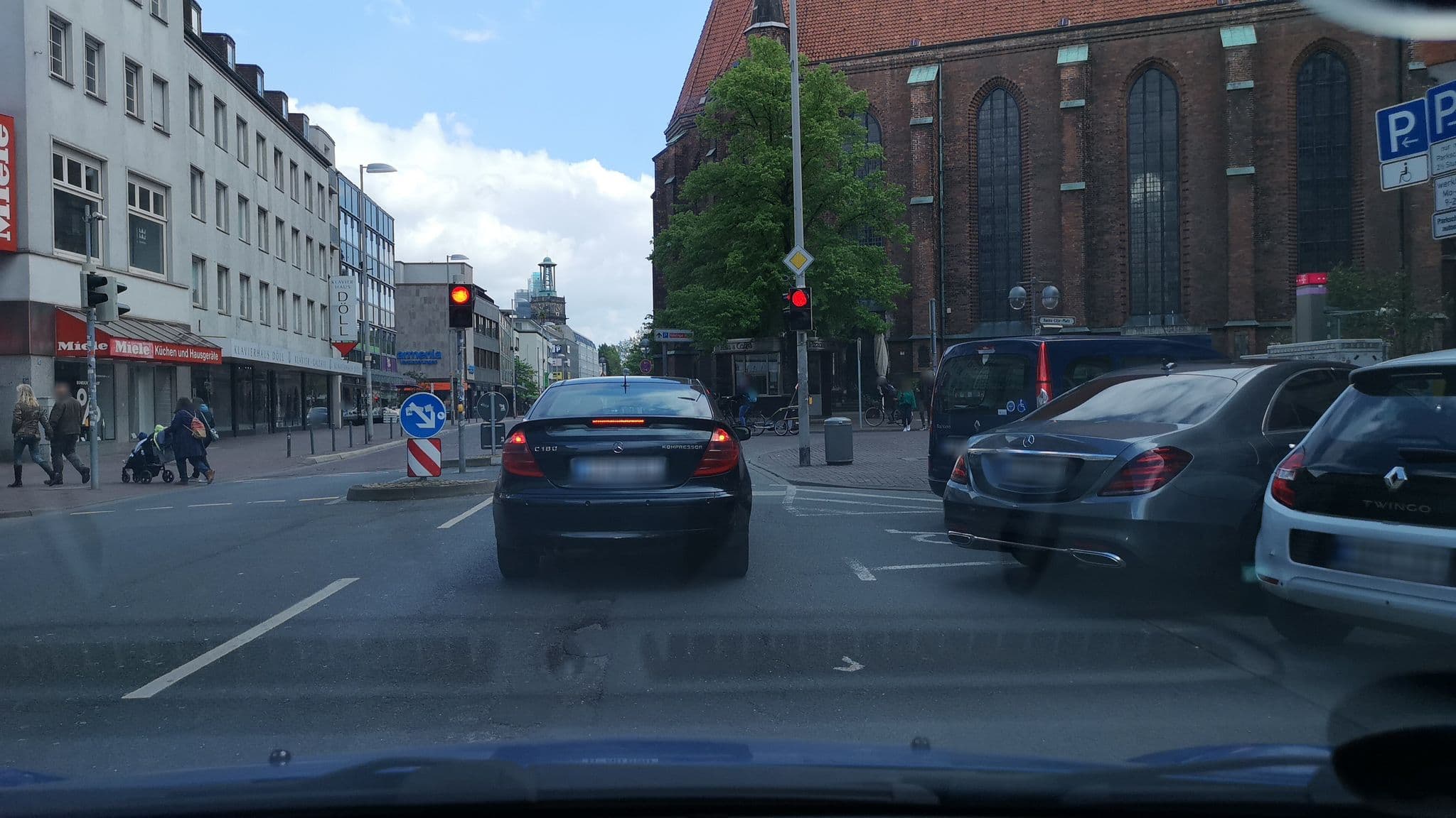 Street view near Hotel Miniatur, Hannover — © cageythree (CC BY-SA · Mapillary)