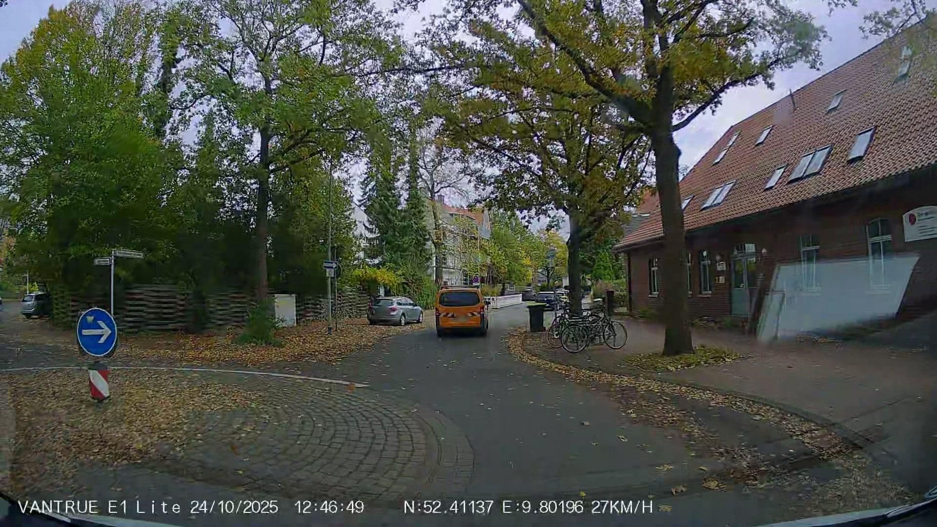 Street view near Weiß Anette Ferienwohnungsvermietung, Bothfeld — © Hightower- (CC BY-SA · Mapillary)