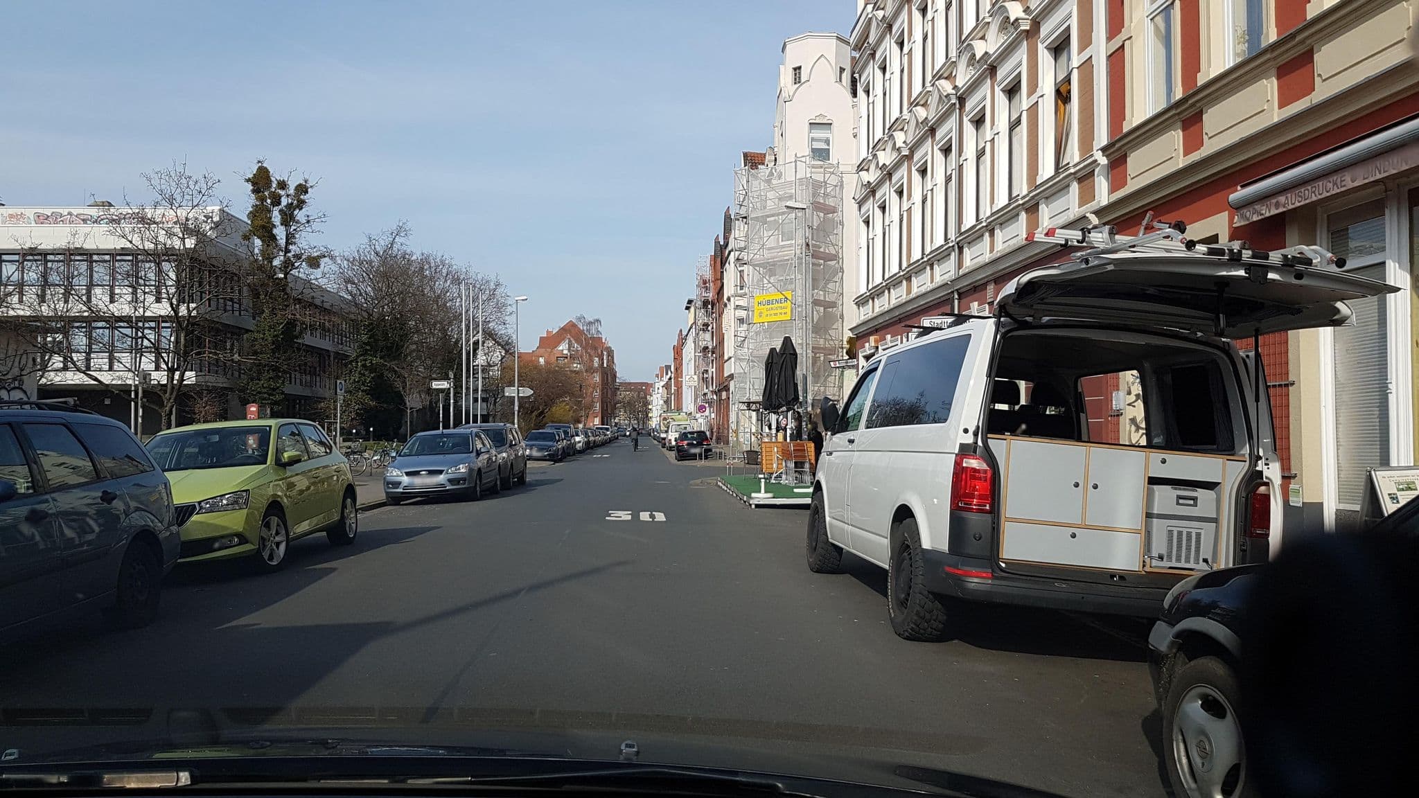 Street view near Kaiser Apartment, Nordstadt — © Langfahrer (CC BY-SA · Mapillary)