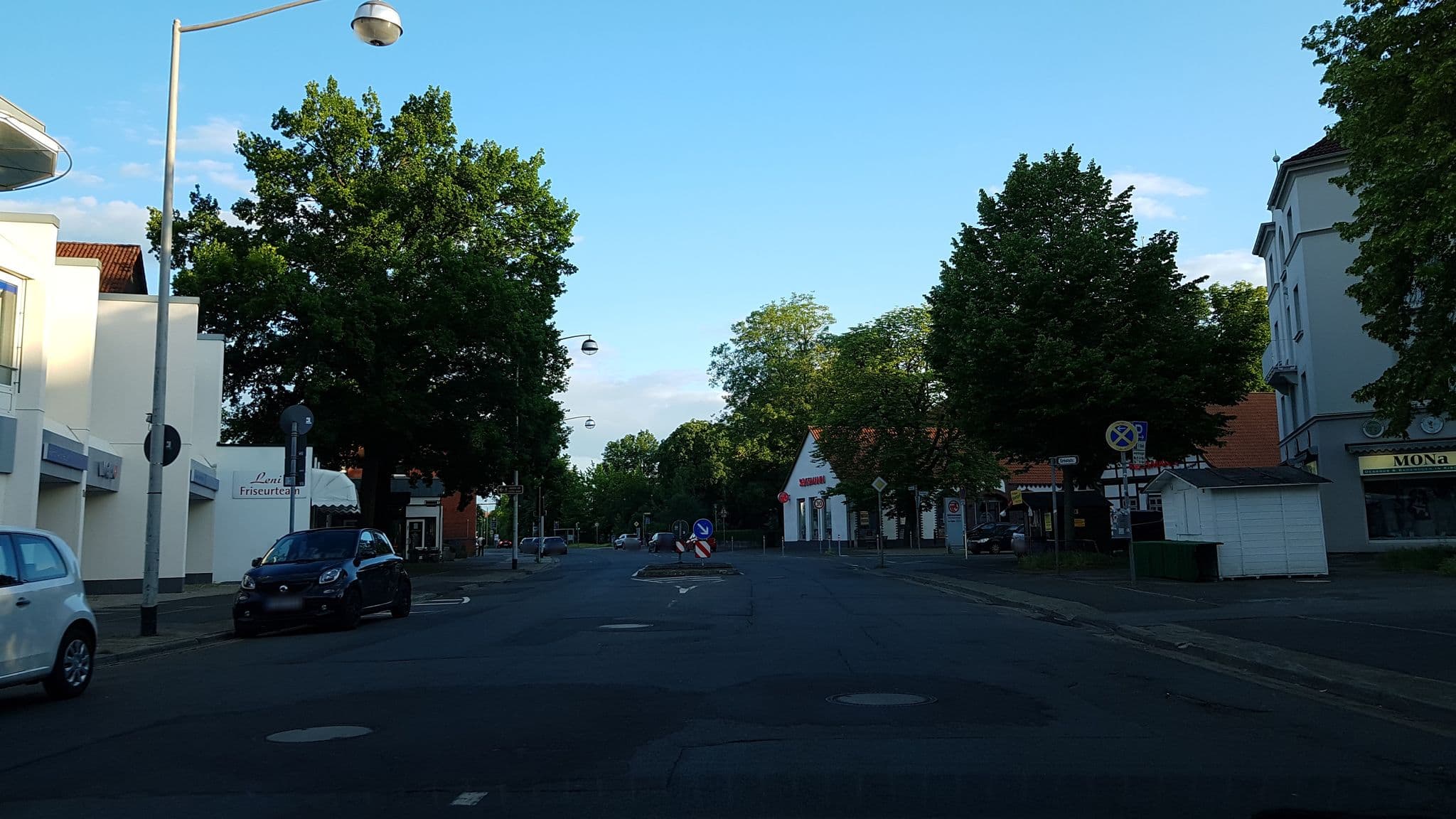 Street view near Atlasreisen, Kirchrode — © hotteliene (CC BY-SA · Mapillary)