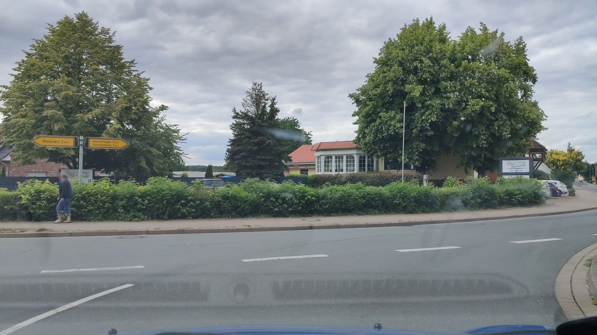 Street view near Holtensen/hannover, Ronnenberg — © cageythree (CC BY-SA · Mapillary)