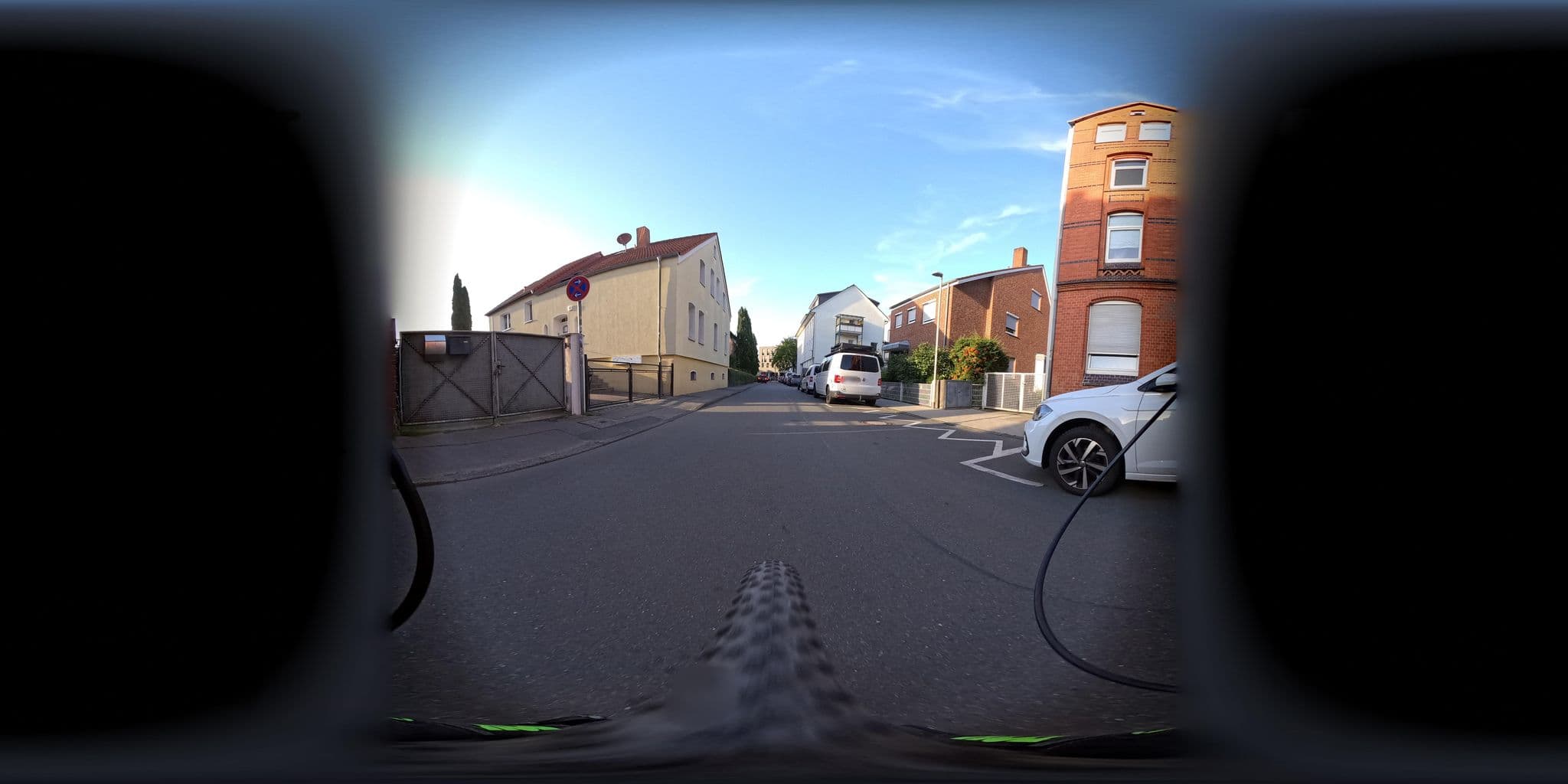 Street view near Privatzimmer Arnold und Rita Schmidt, Limmer — © Langfahrer (CC BY-SA · Mapillary)