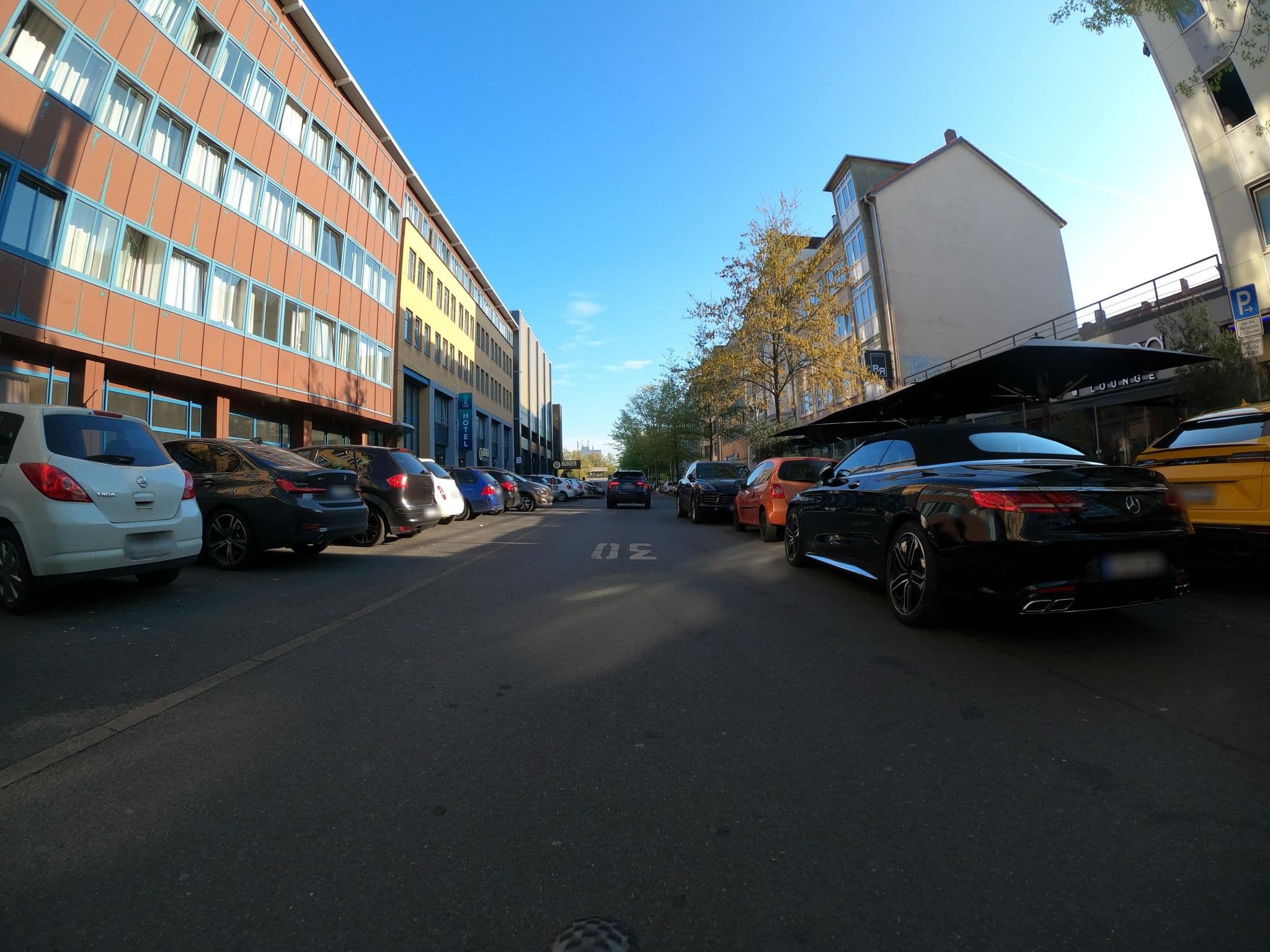 Street view near City Hotel Garni, Oststadt — © Langfahrer (CC BY-SA · Mapillary)