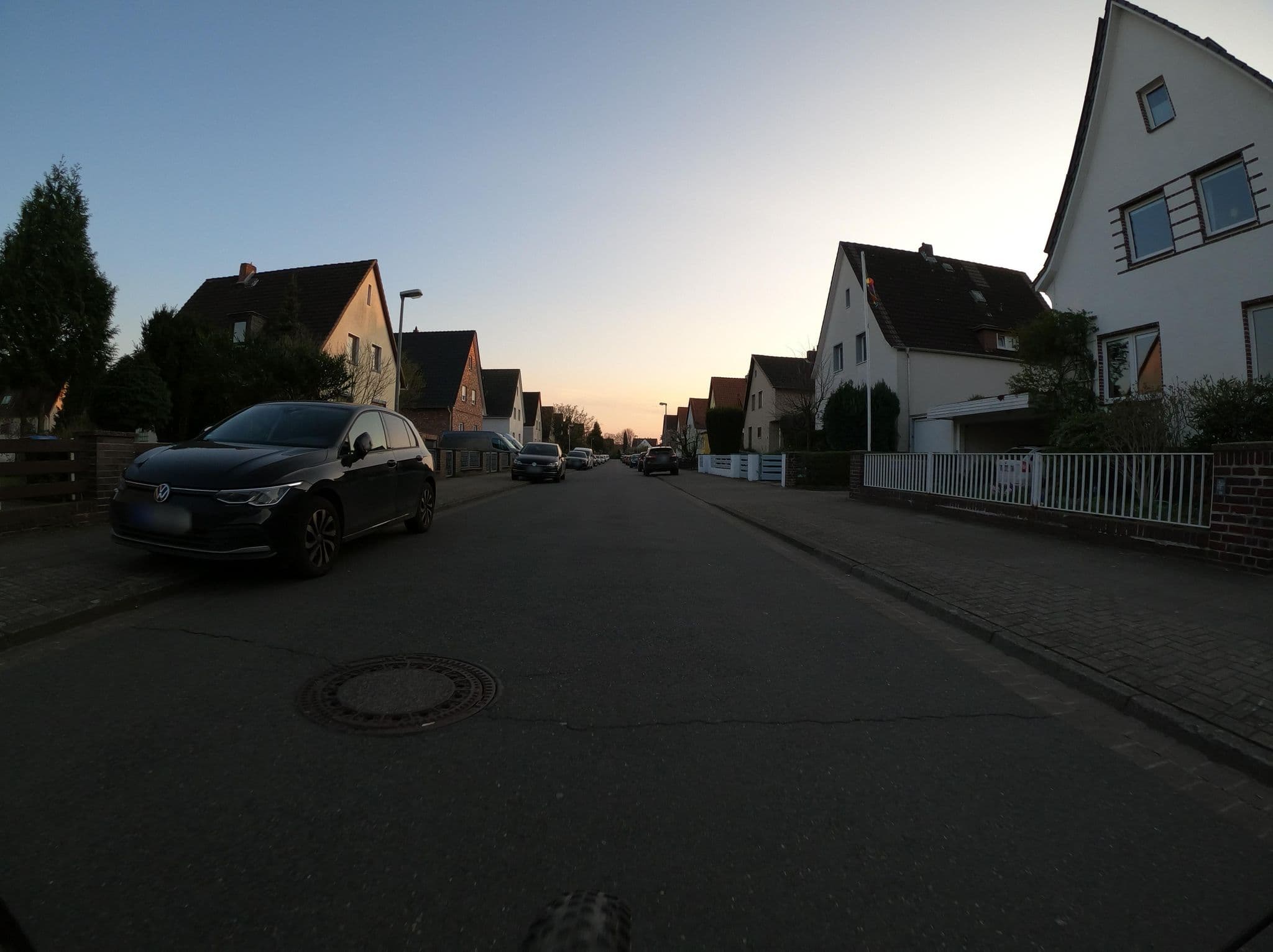 Street view near Damm Apartments, Hainholz — © Langfahrer (CC BY-SA · Mapillary)