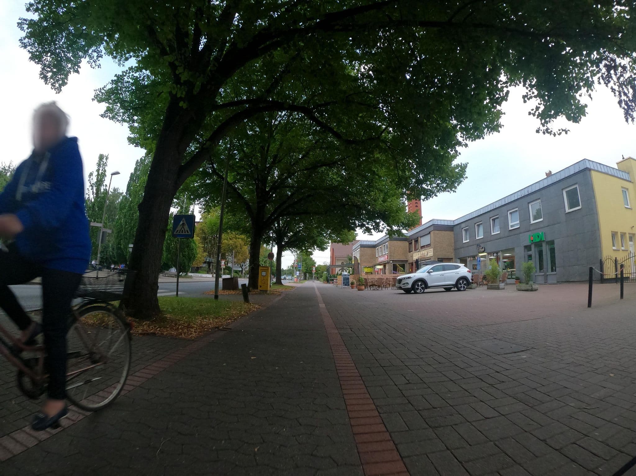 Street view near Private Rooms CONZEPTplus - Exhibition Center, Wülfel — © Langfahrer (CC BY-SA · Mapillary)