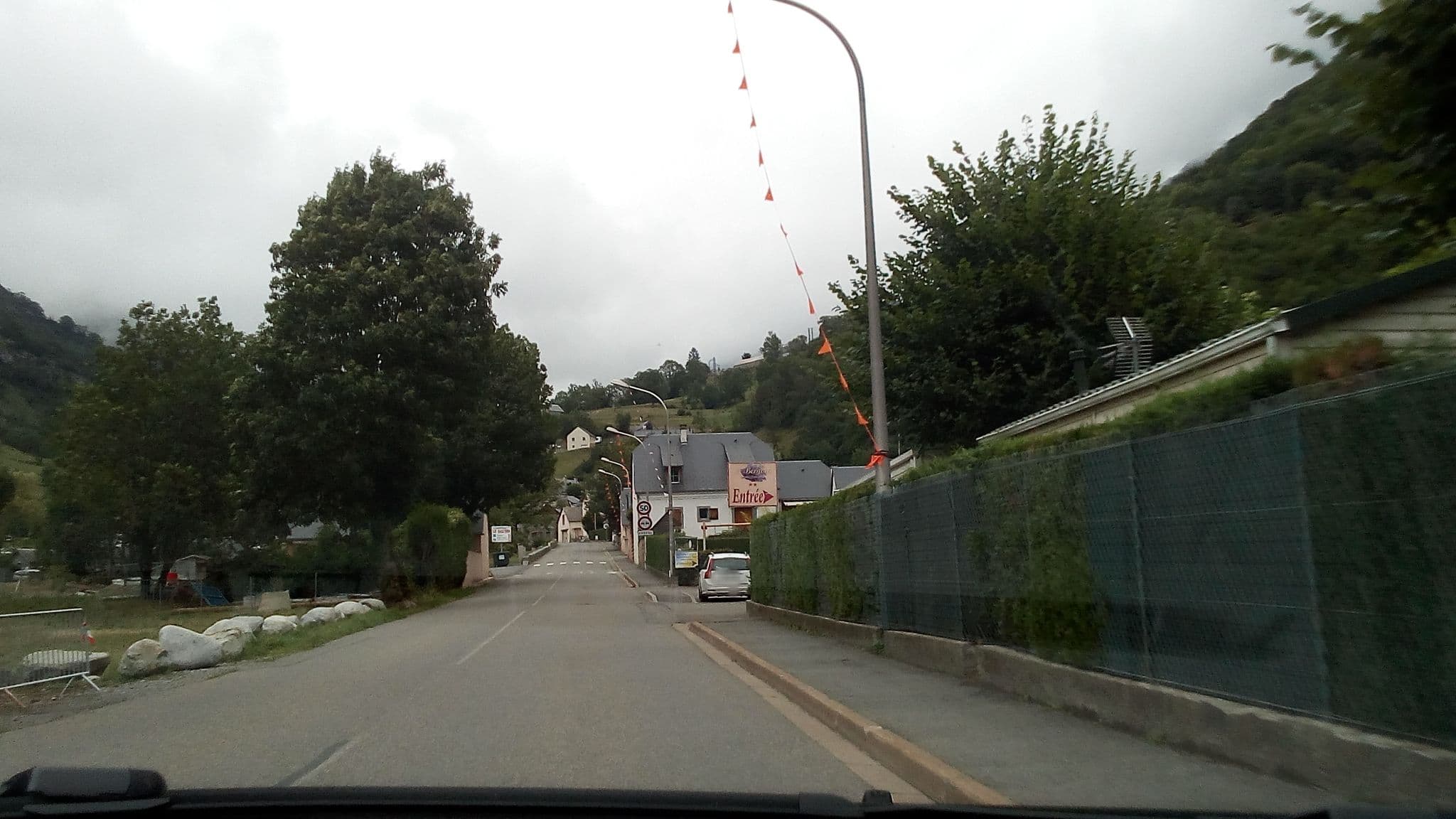 Street view near Camping le Bergons, Luz-Saint-Sauveur — © atabaraud (CC BY-SA · Mapillary)