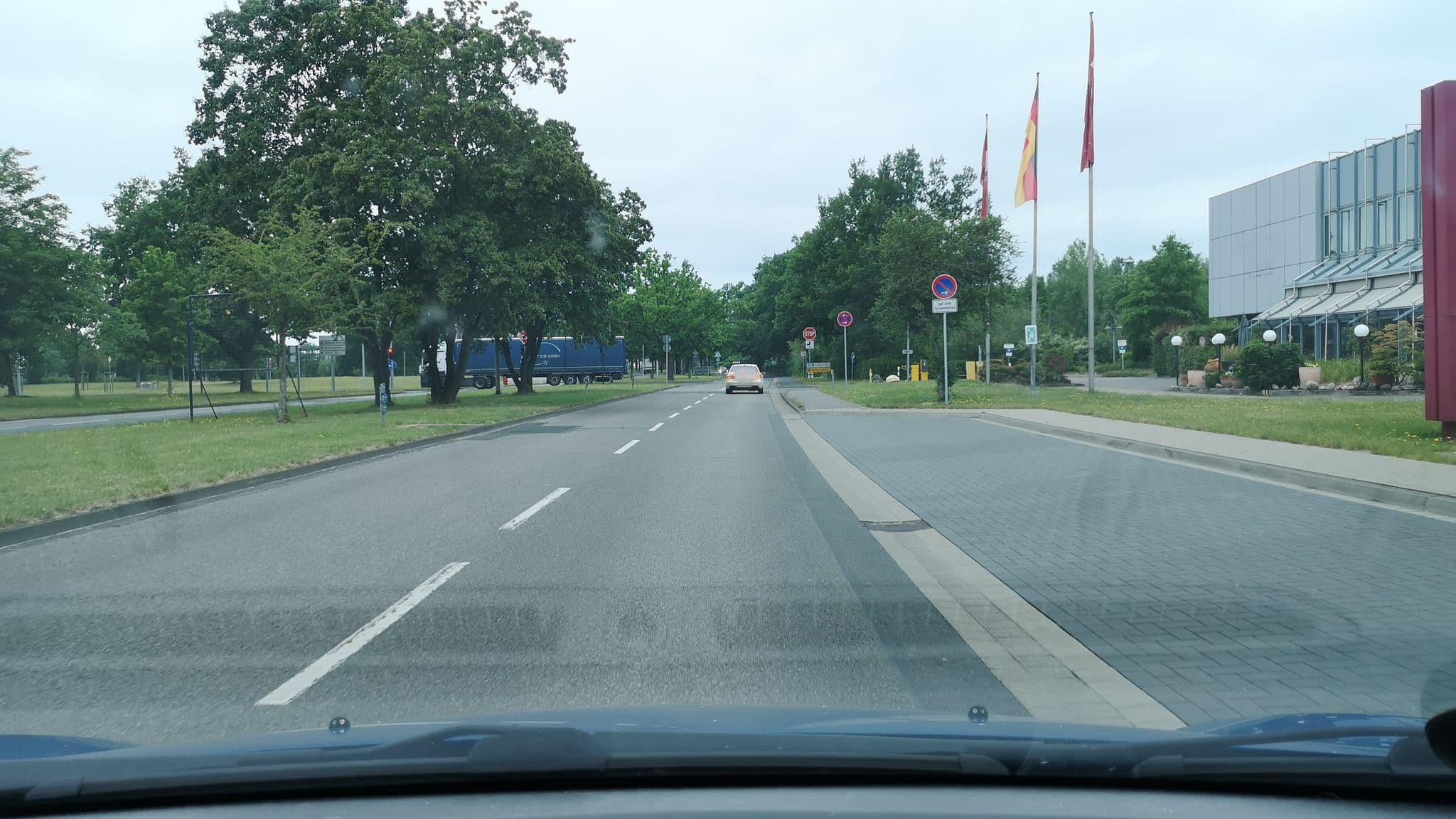 Street view near Leonardo Hotel Hannover Airport, Langenhagen — © cageythree (CC BY-SA · Mapillary)