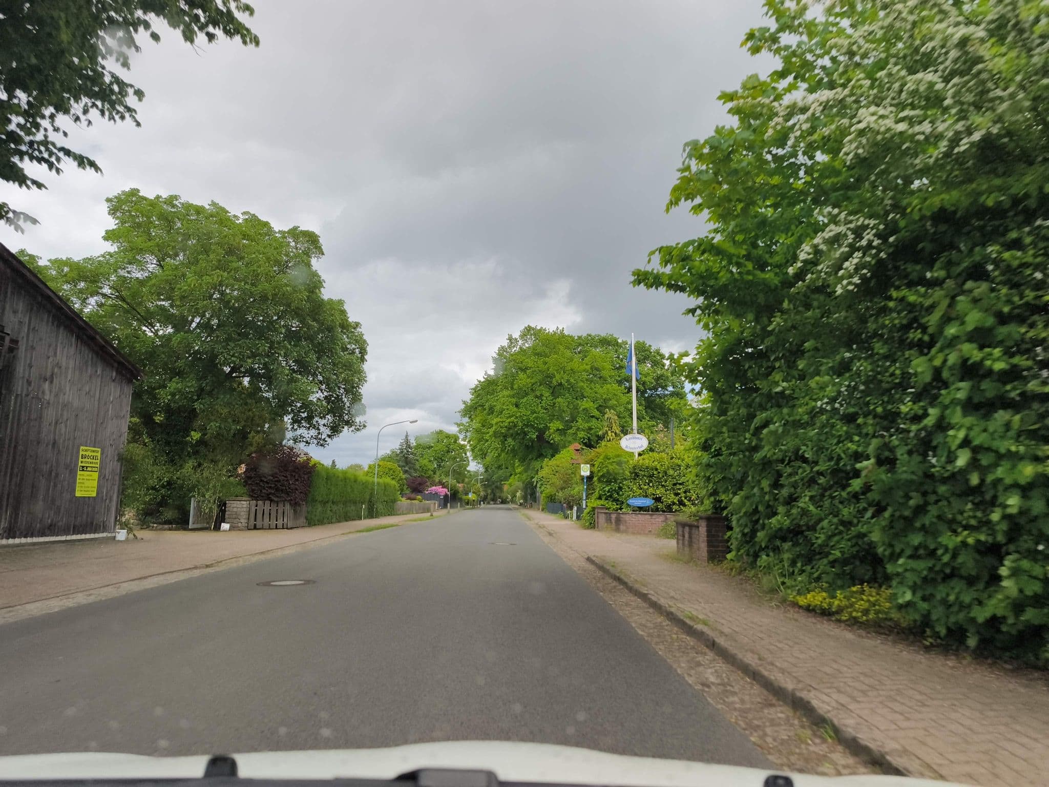 Street view near Landhotel Klosterhof, Wienhausen — © hotteliene (CC BY-SA · Mapillary)