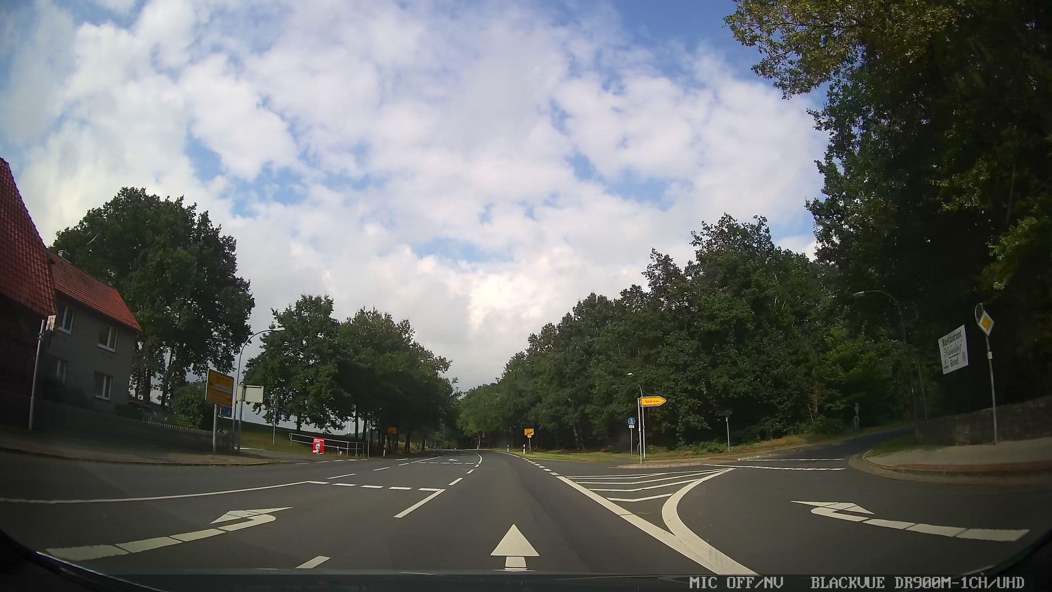 Street view near Landhotel, Bergen — © chuck (CC BY-SA · Mapillary)