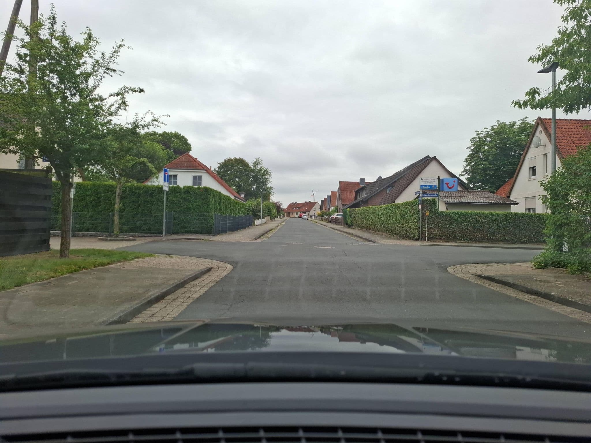 Street view near Gästehaus Betzler, Uetze — © Jaschu31311 (CC BY-SA · Mapillary)