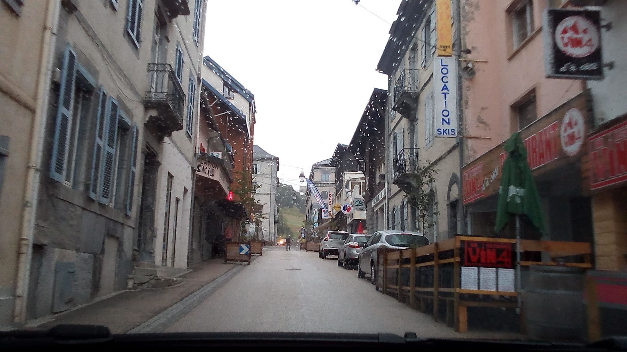 Street view near La Montagne Fleurie, Luz-Saint-Sauveur — © atabaraud (CC BY-SA · Mapillary)