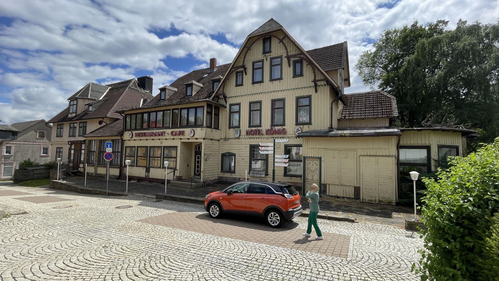 Street view near Hotel König, Braunlage — © surveyor99 (CC BY-SA · Mapillary)
